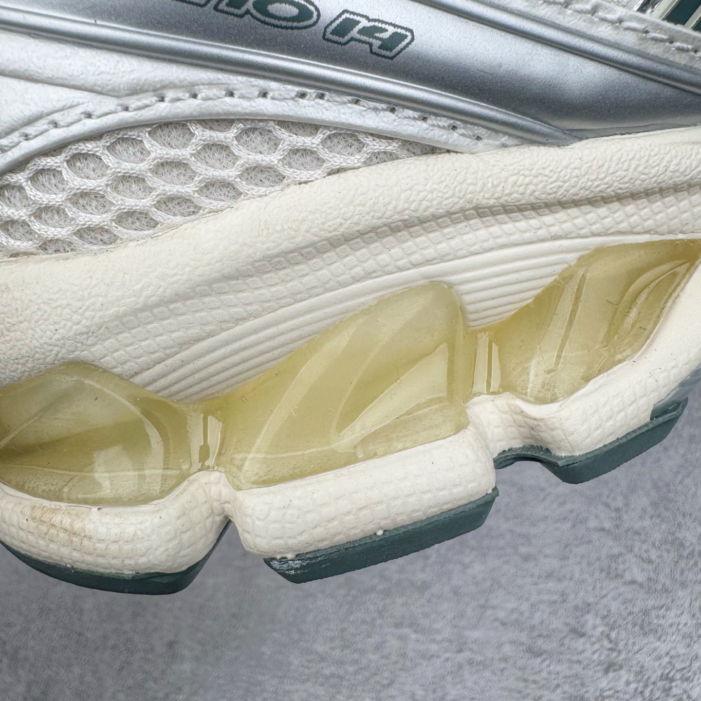 ASICS GEL-KAYANO K14 亚瑟士  低筒 减震 户外机能 运动鞋 跑步鞋  休闲鞋 板鞋 波鞋 男女同款  银白 1201A019-200