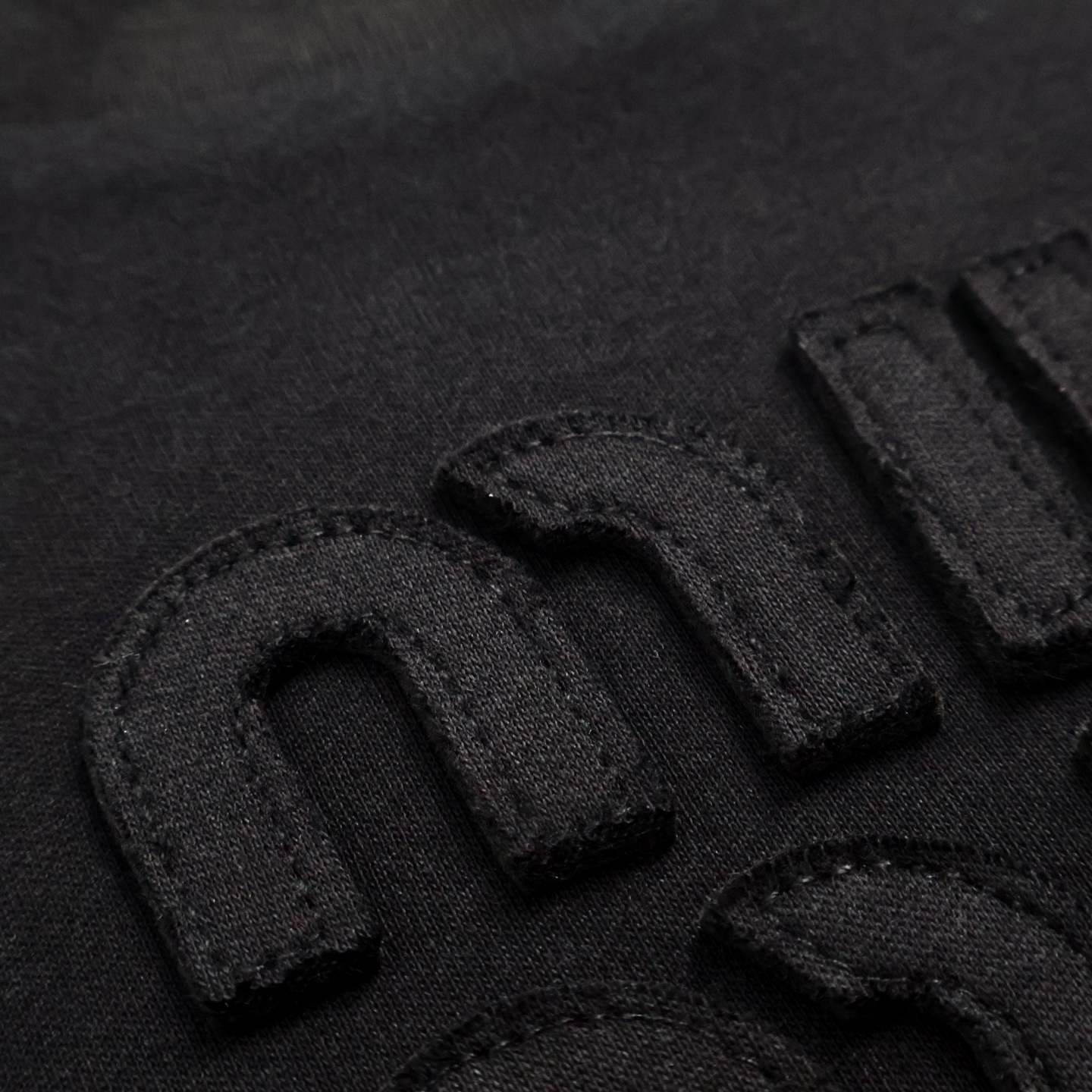 MIU MIU 贴布绣logo 圆领 休闲短袖 T恤 夏季 白色 黑色A2