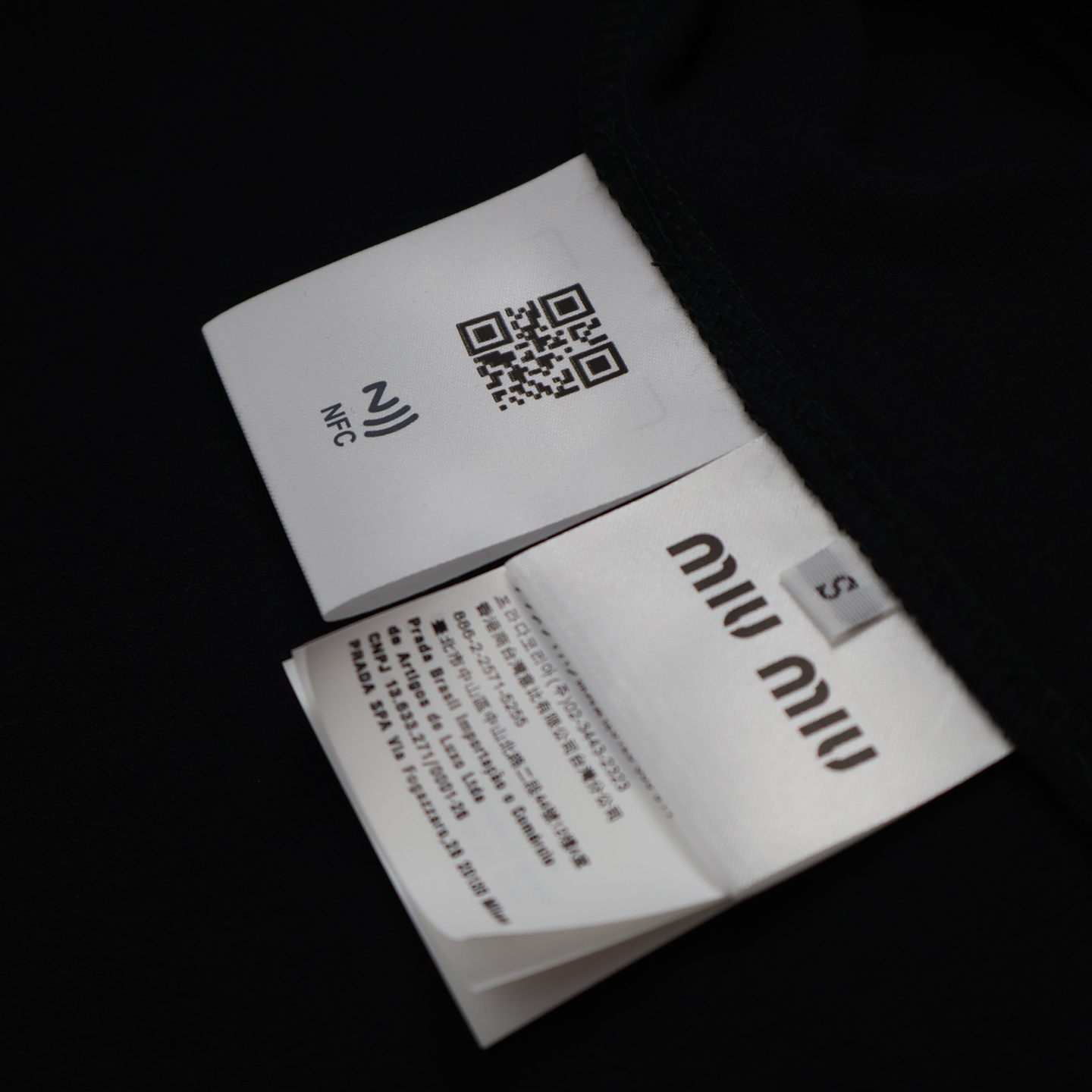 MIU MIU 贴布绣logo 圆领 休闲短袖 T恤 夏季 白色 黑色A2