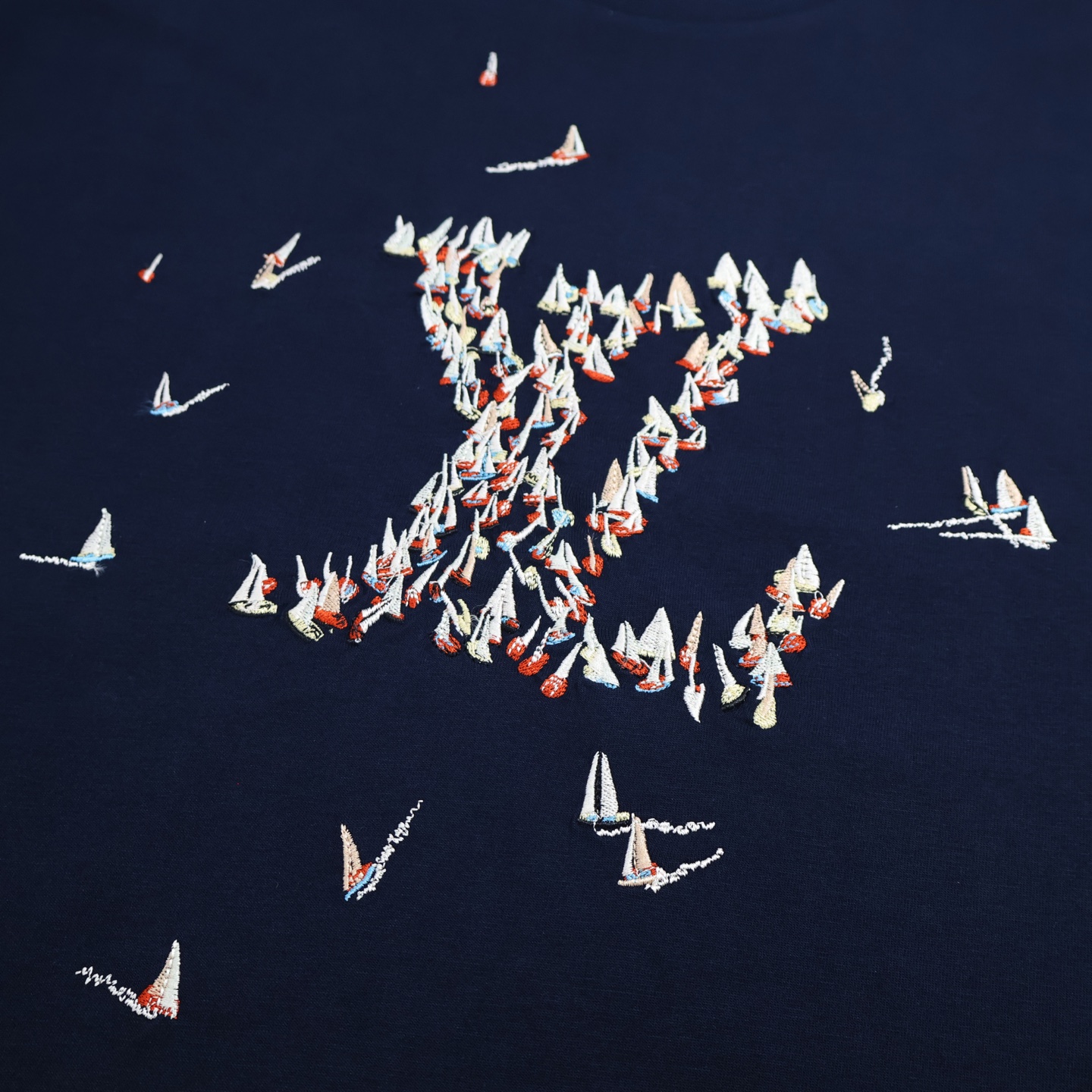 LOUIS VUITTON 路易威登 LV 千纸鹤刺绣 夏季 T恤 男女同款  短袖 黑色A2