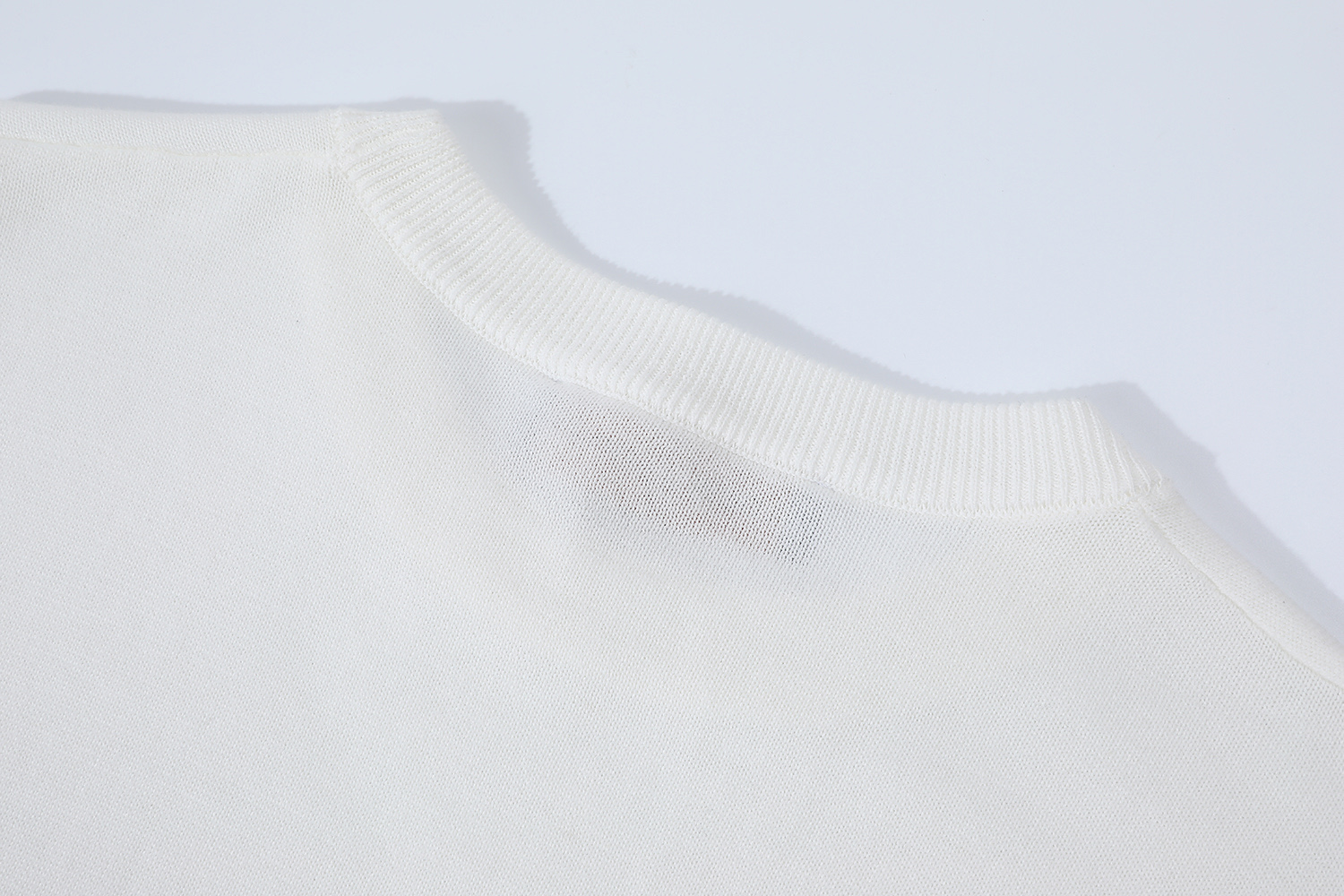 LOUIS VUITTON 路易威登 LV 提花暗纹logo 毛织 夏季 T恤 男女同款  短袖 黑色 白色 棕色A5