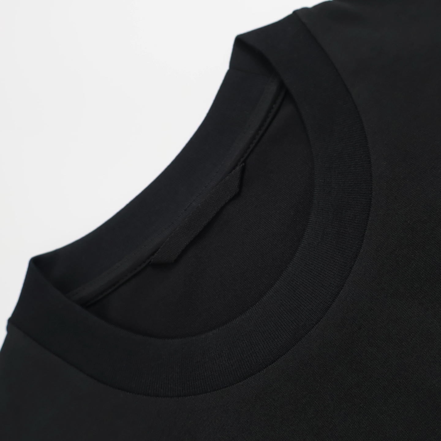 Moncler 蒙口 胸章标识 圆领 宽松 透气 短袖T恤 白色 黑色-A2