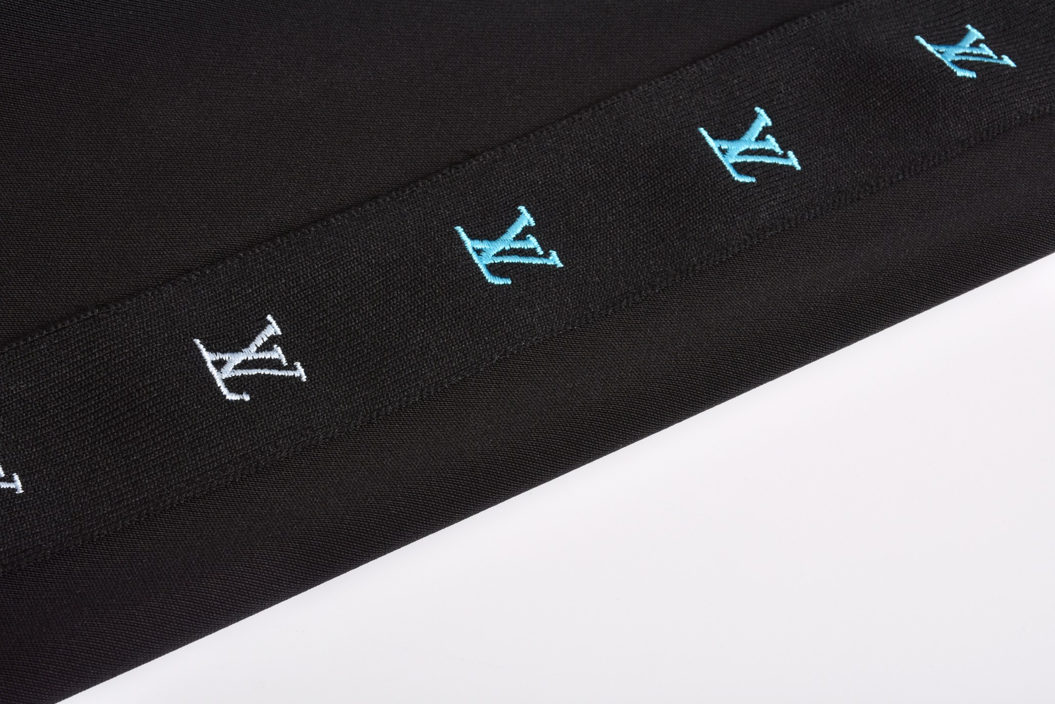 LOUIS VUITTON  路易威登 LV 渐变刺绣织带西裤  直筒 裤子 长裤 黑色C0