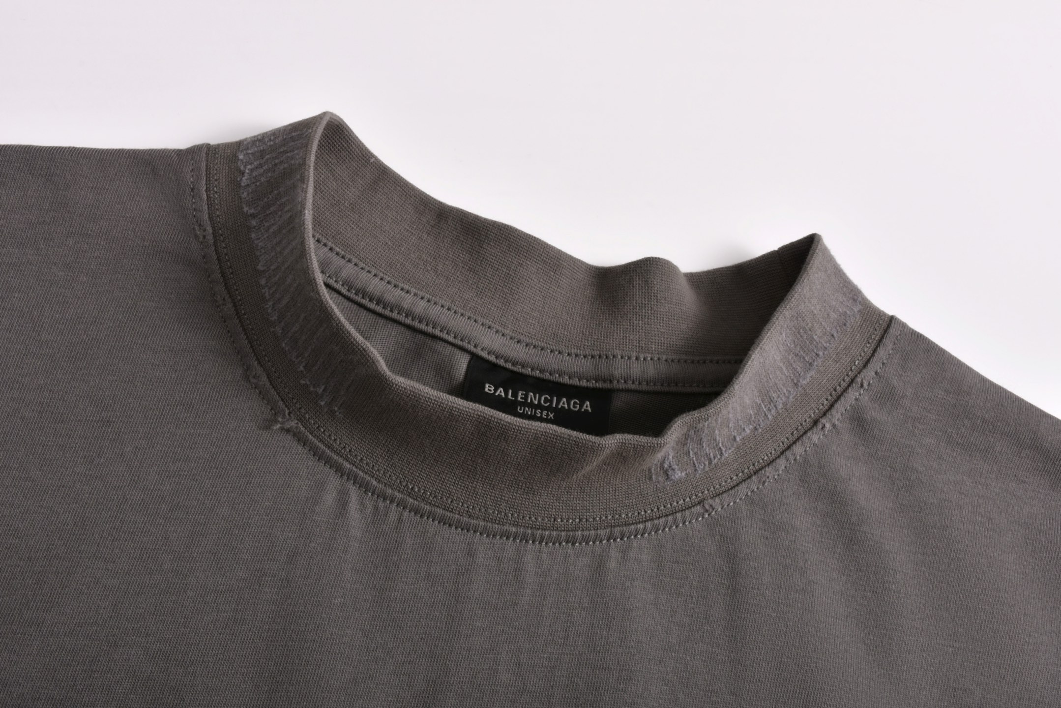 Balenciaga 巴黎世家  人类字母 龟裂 印花 短袖 T恤 圆领 短款 夏季 棕褐色A2