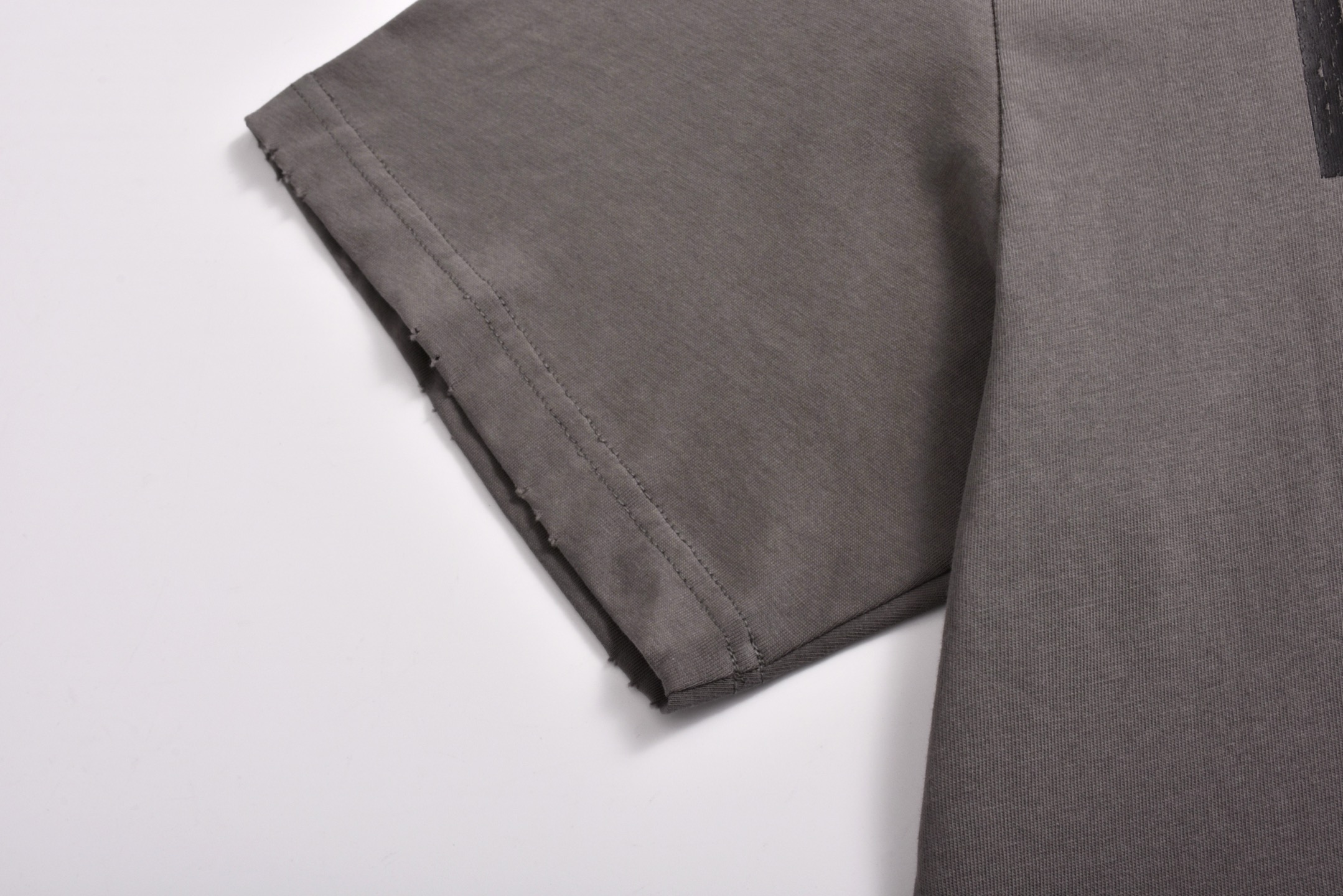 Balenciaga 巴黎世家  人类字母 龟裂 印花 短袖 T恤 圆领 短款 夏季 棕褐色A2