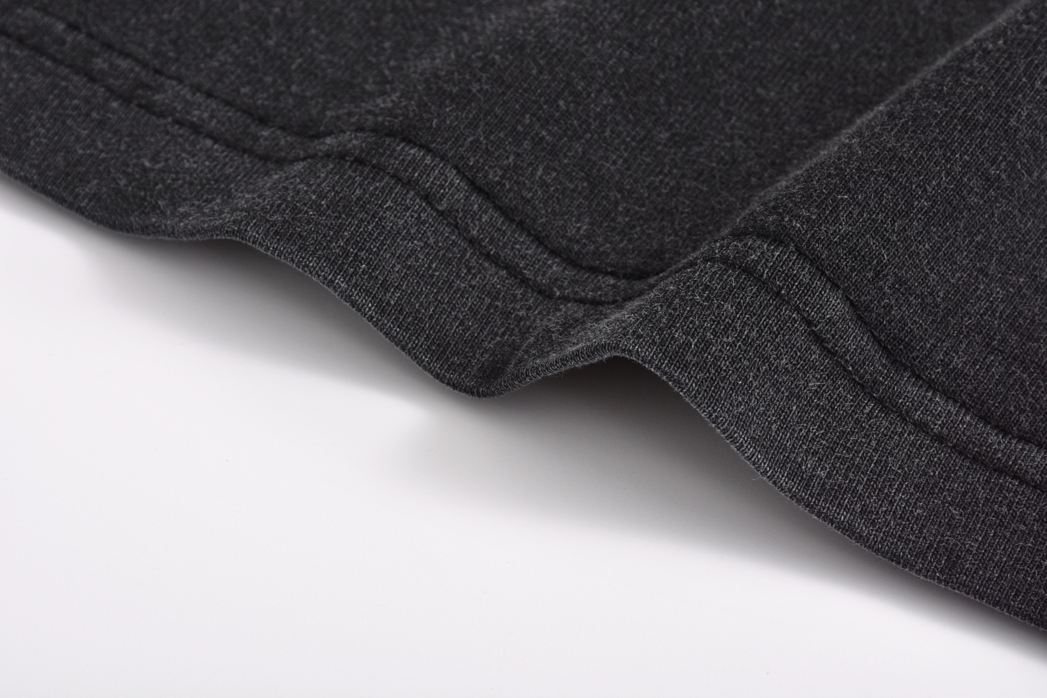 Balenciaga 巴黎世家 NOVARA 皇冠十字架龟裂 印花 短袖 T恤 圆领 短款 夏季 洗水灰 811688TRVP21055