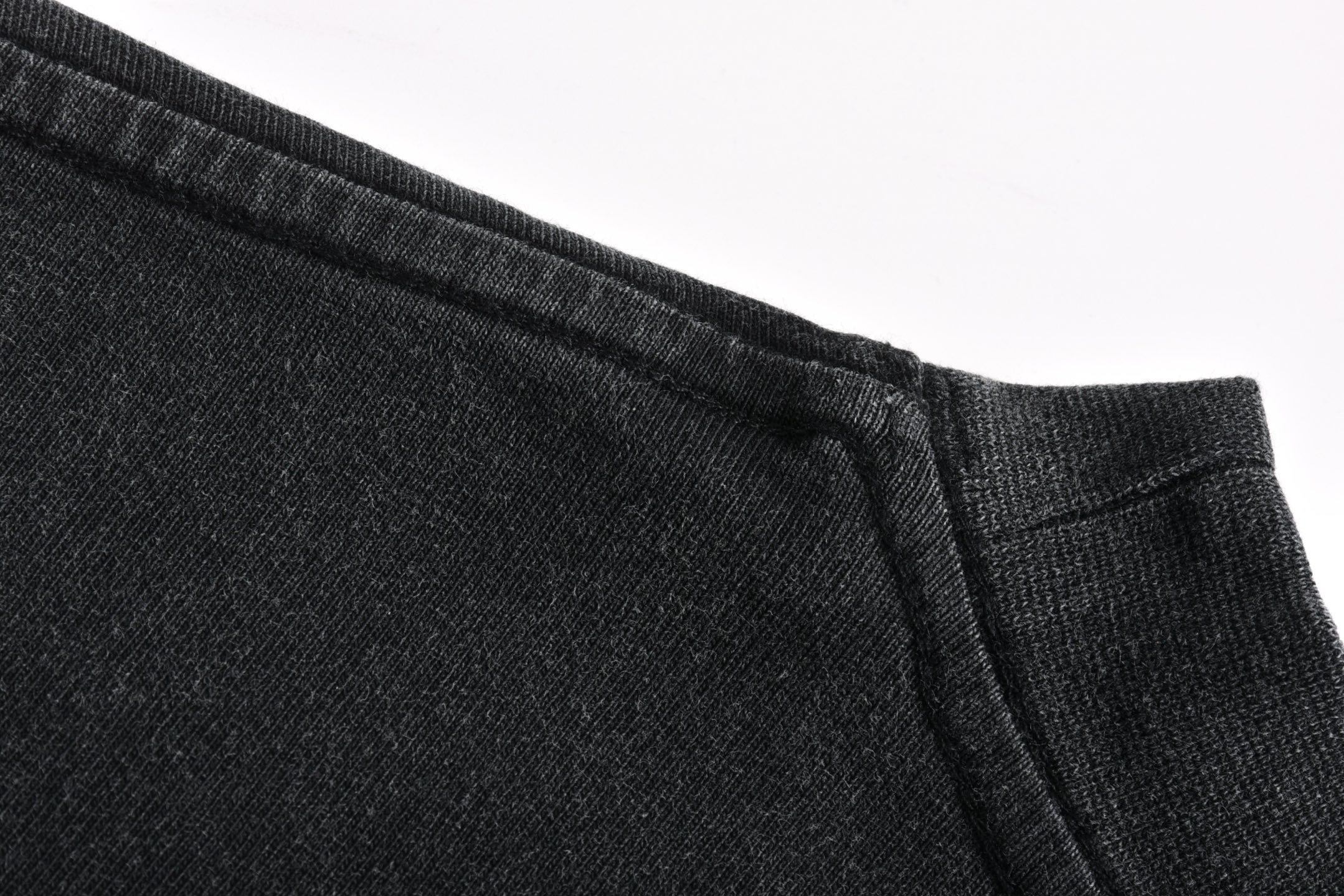 Balenciaga 巴黎世家 NOVARA 皇冠十字架龟裂 印花 短袖 T恤 圆领 短款 夏季 洗水灰 811688TRVP21055