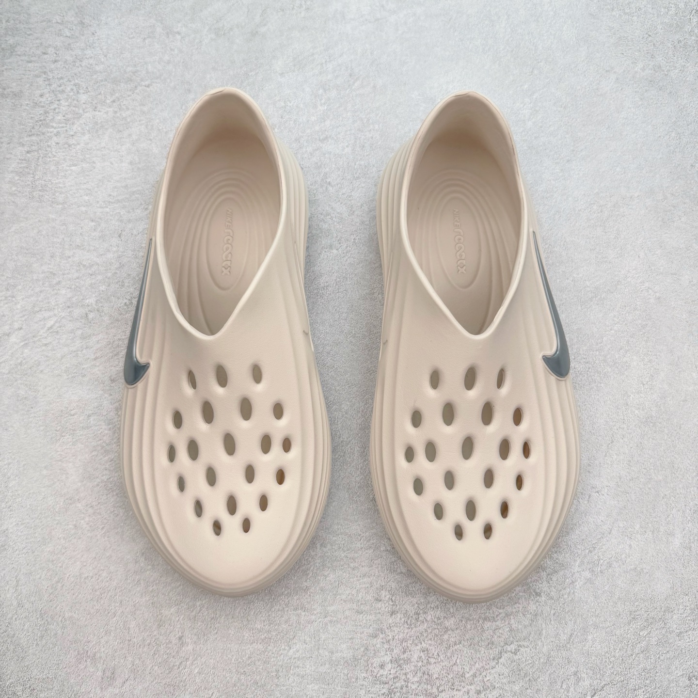 正确复合底 Nike Reactx Rejuven8 洞洞鞋 简约舒适  室外拖鞋 男女同款  浅金棕 HV5060-100