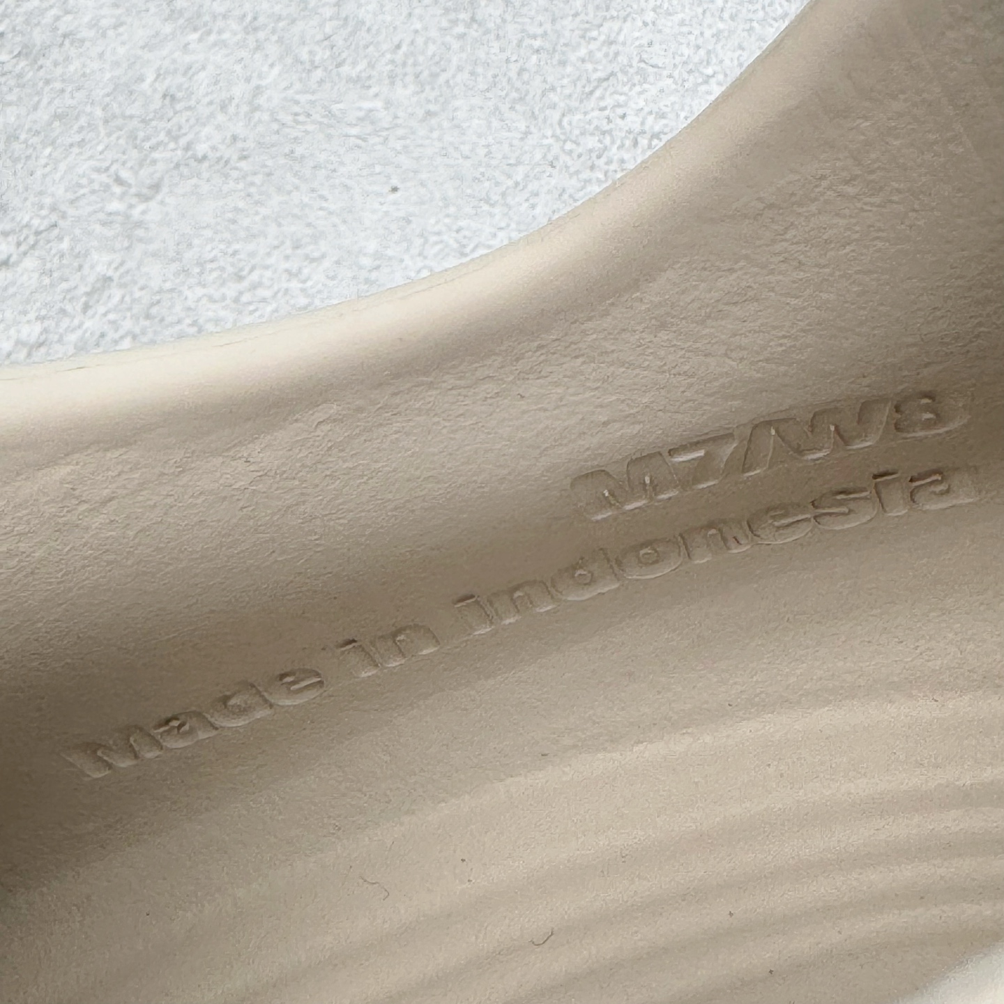 正确复合底 Nike Reactx Rejuven8 洞洞鞋 简约舒适  室外拖鞋 男女同款  浅金棕 HV5060-100