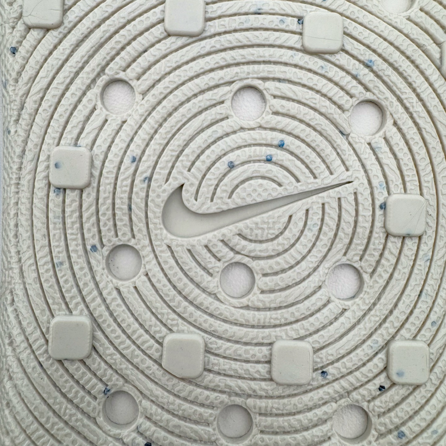 正确复合底 Nike Reactx Rejuven8 洞洞鞋 简约舒适  室外拖鞋 男女同款  浅金棕 HV5060-100