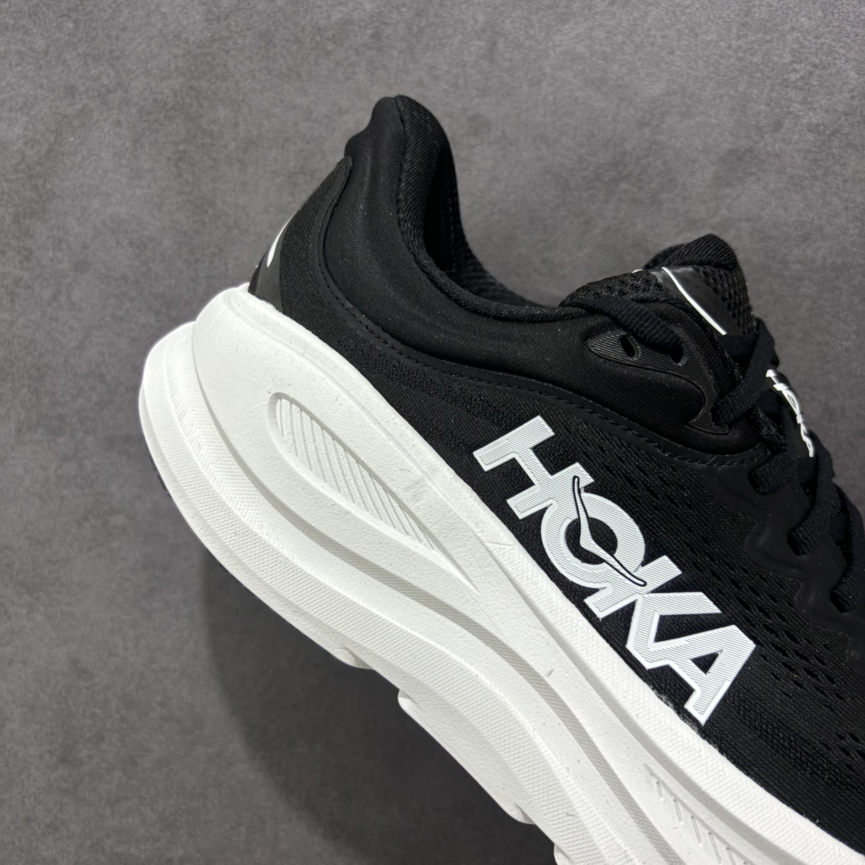 HOKA ONE ONE Bondi 9   邦迪 9 九代 舒适防滑耐磨低帮休闲跑步鞋 波鞋  黑白 1162011-BWHT