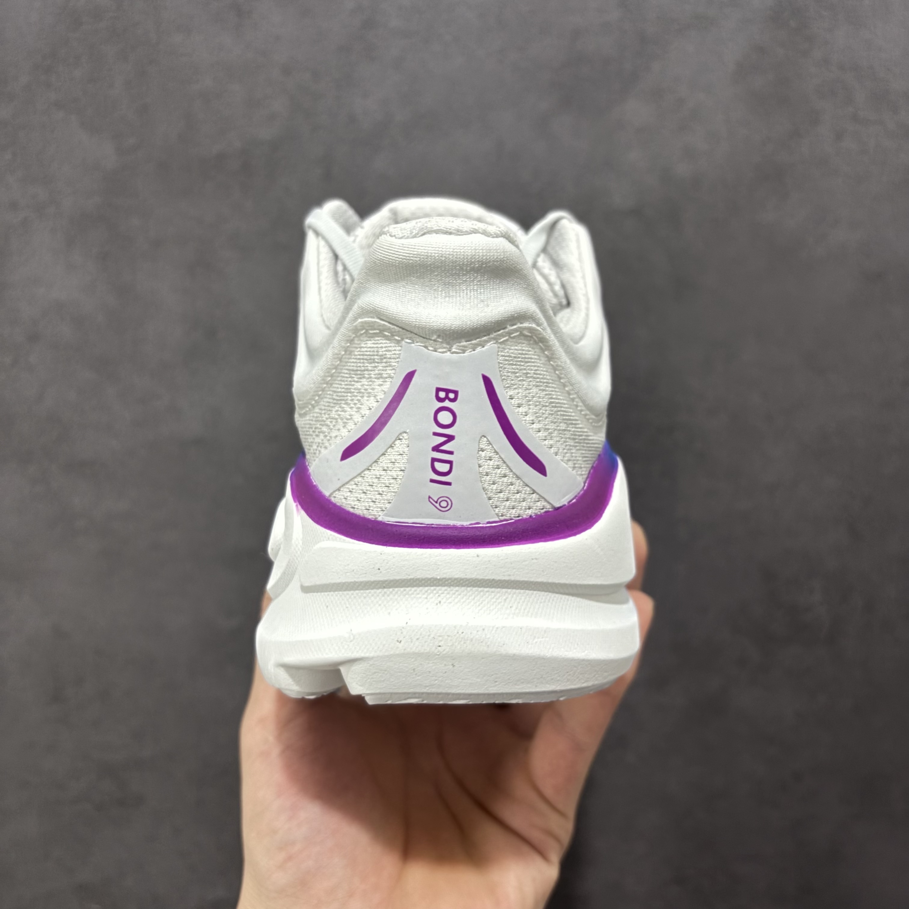 HOKA ONE ONE Bondi 9   邦迪 9 九代 舒适防滑耐磨低帮休闲跑步鞋 波鞋  灰白 1162014-CYWH