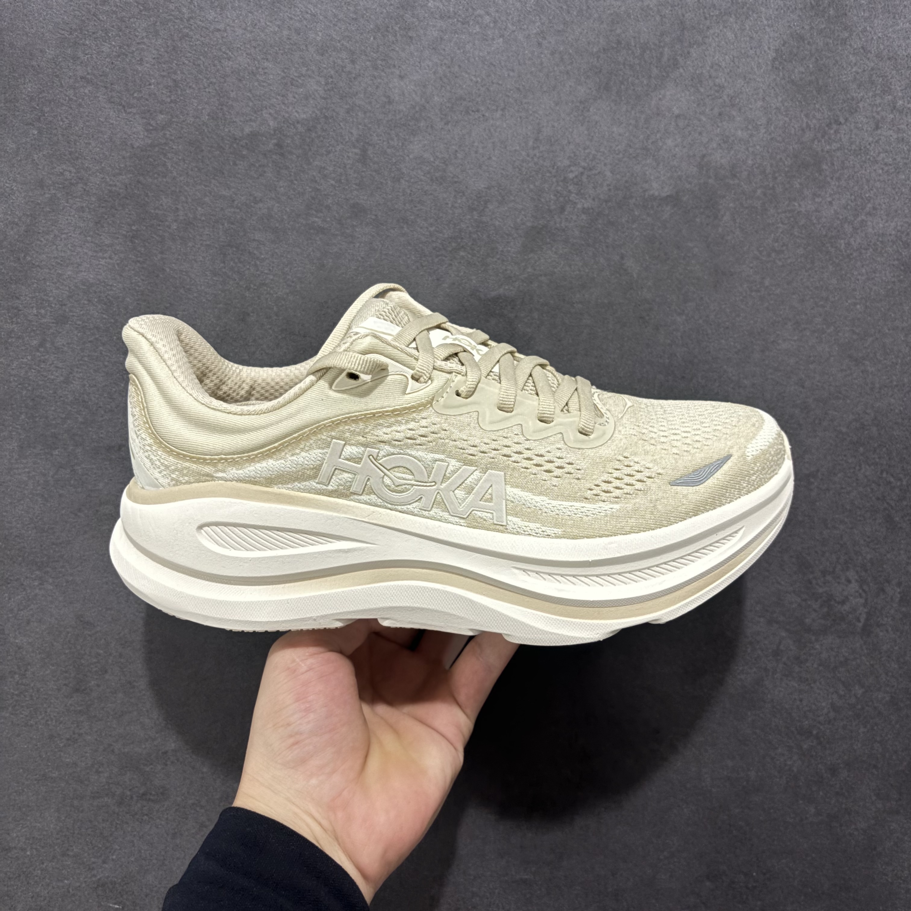 HOKA ONE ONE Bondi 9   邦迪 9 九代 舒适防滑耐磨低帮休闲跑步鞋 波鞋  米色 1162011-OLTM