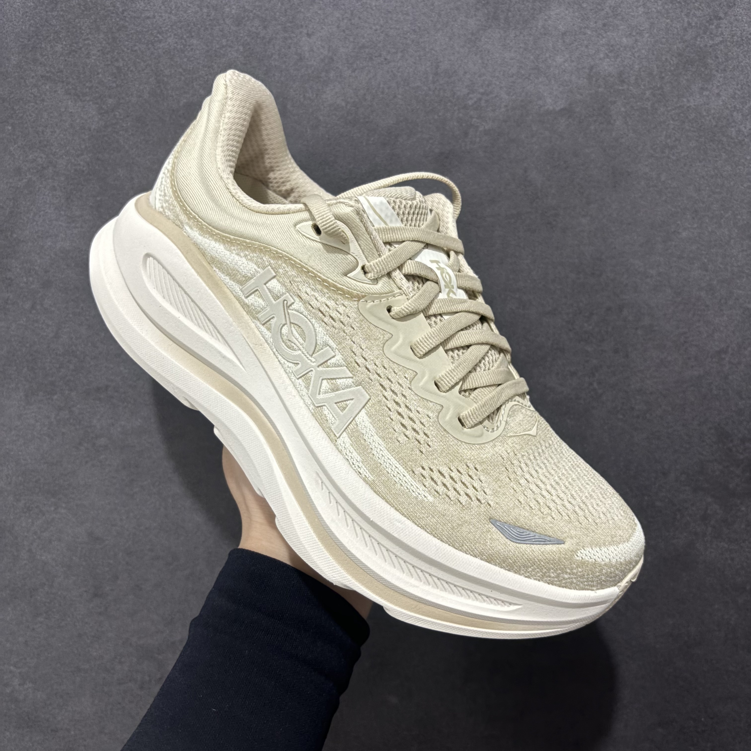 HOKA ONE ONE Bondi 9   邦迪 9 九代 舒适防滑耐磨低帮休闲跑步鞋 波鞋  米色 1162011-OLTM