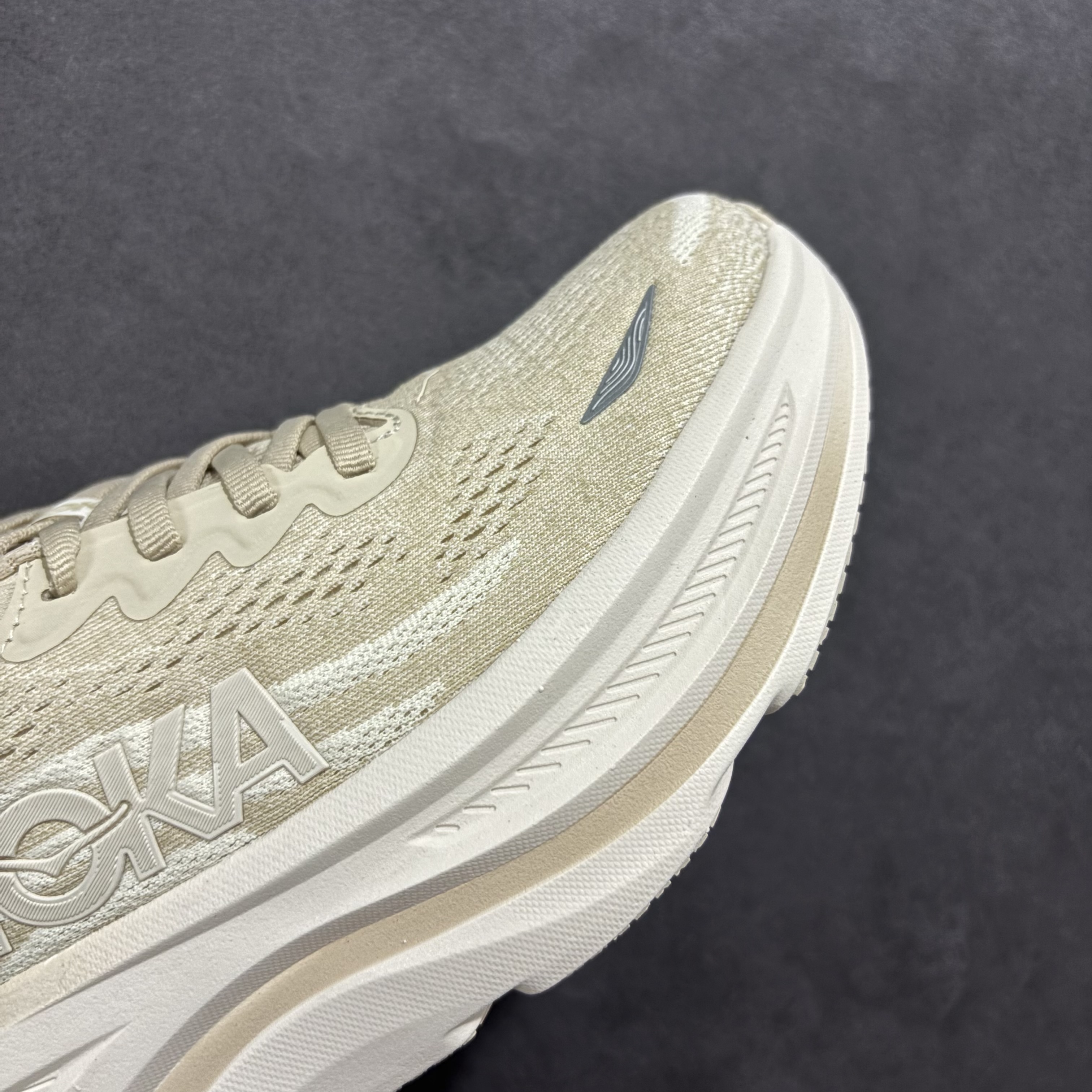 HOKA ONE ONE Bondi 9   邦迪 9 九代 舒适防滑耐磨低帮休闲跑步鞋 波鞋  米色 1162011-OLTM