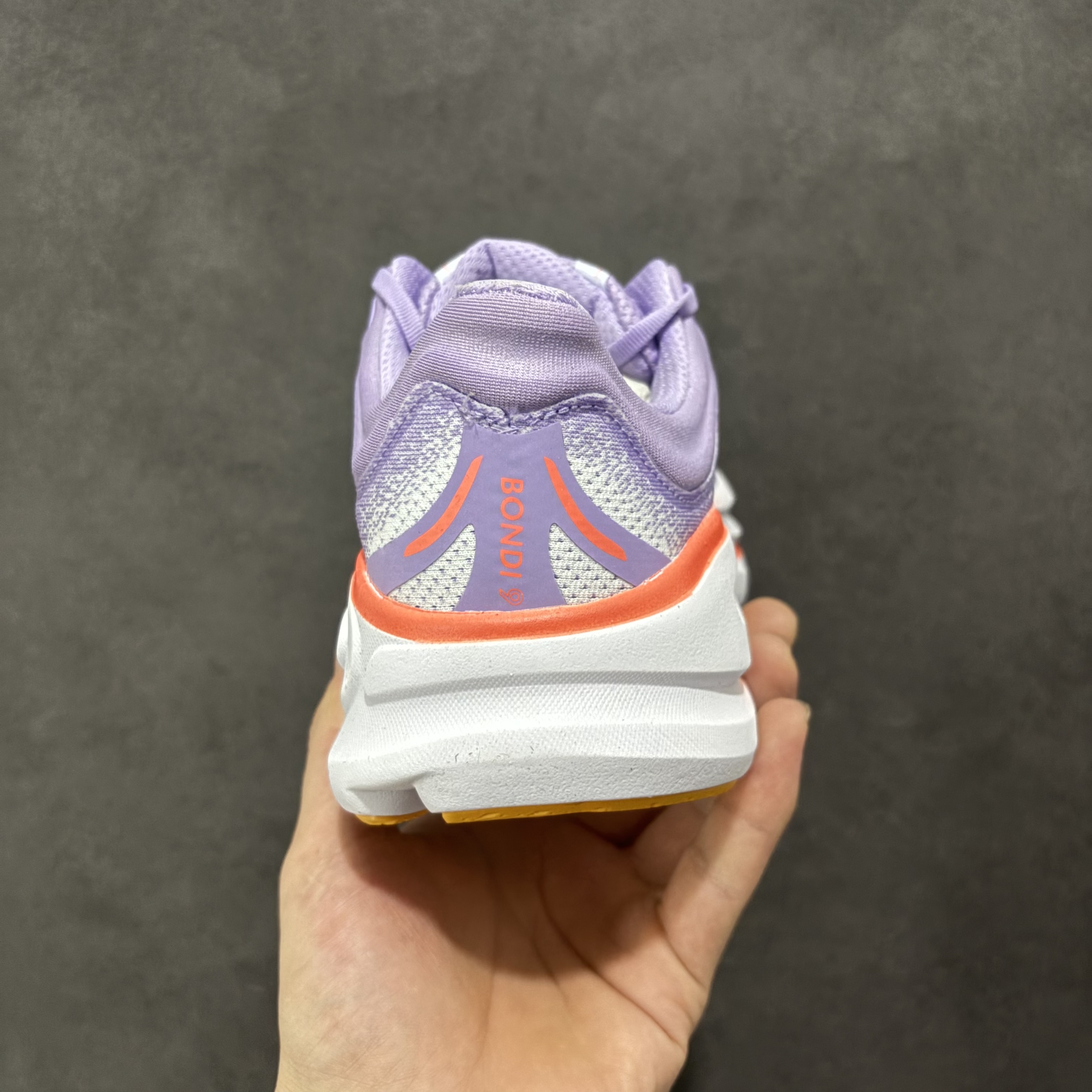 HOKA ONE ONE Bondi 9   邦迪 9 九代 舒适防滑耐磨低帮休闲跑步鞋 波鞋 紫白色 1162012-AGH