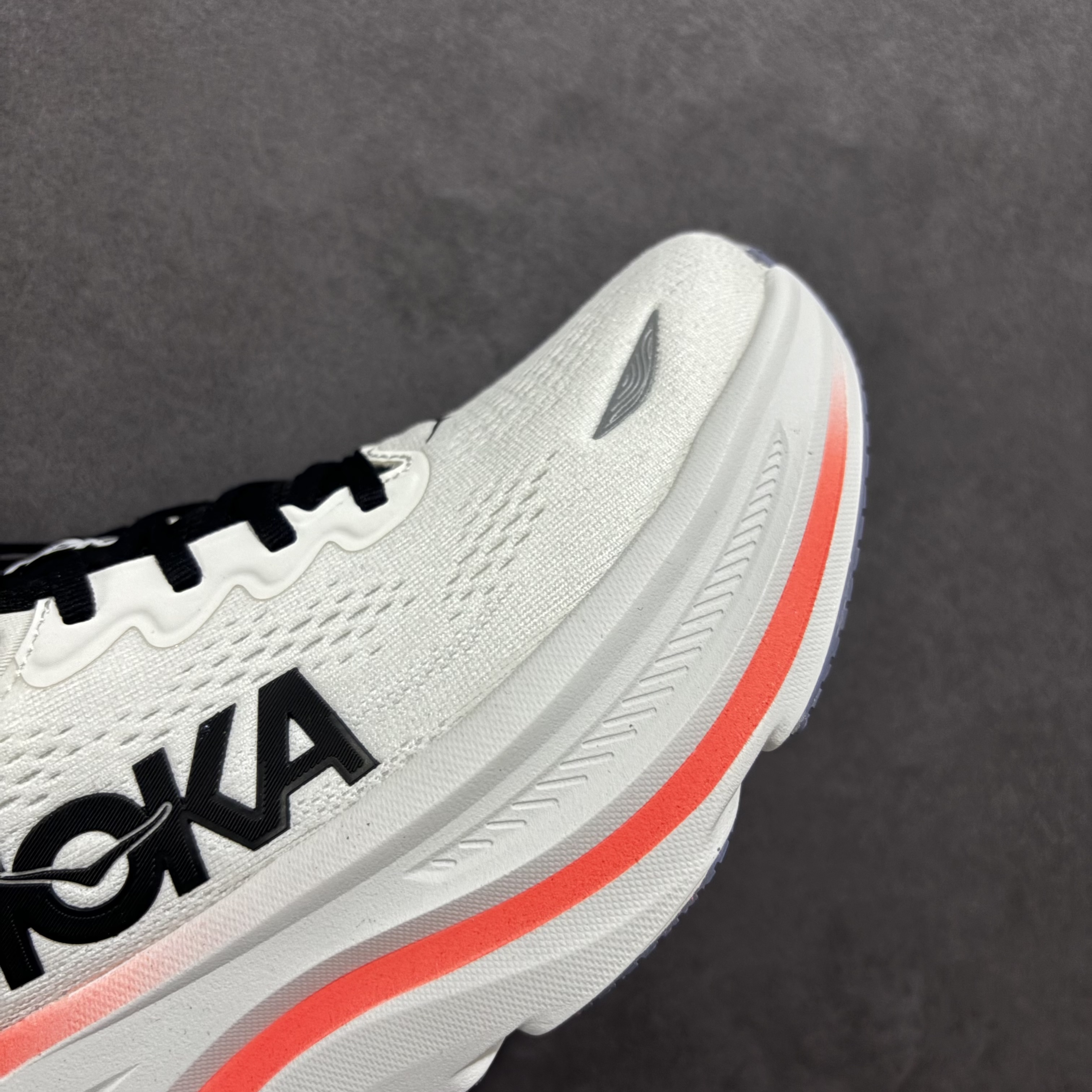 HOKA ONE ONE Bondi 9   邦迪 9 九代 舒适防滑耐磨低帮休闲跑步鞋 波鞋 黑白红