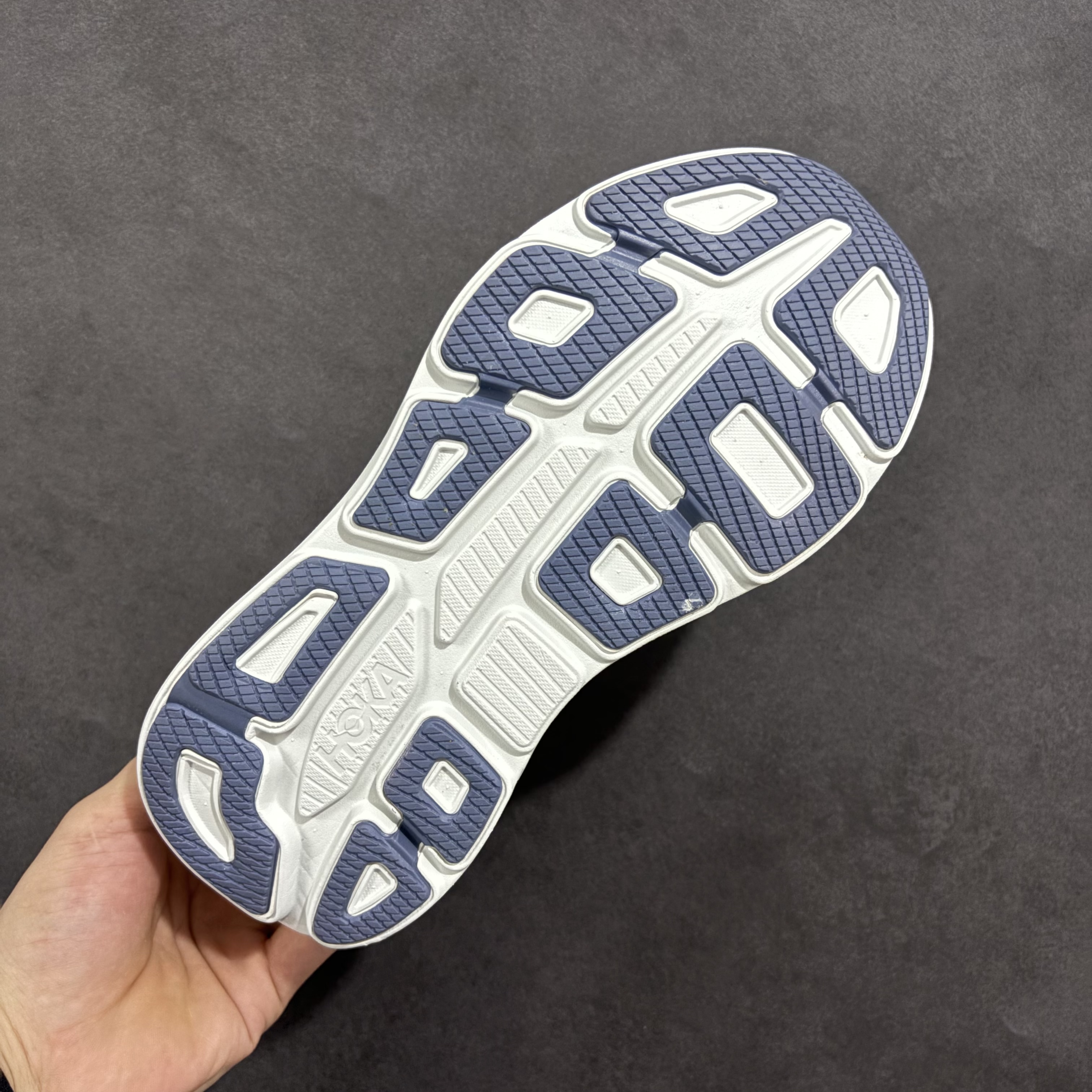 HOKA ONE ONE Bondi 9   邦迪 9 九代 舒适防滑耐磨低帮休闲跑步鞋 波鞋 黑白红