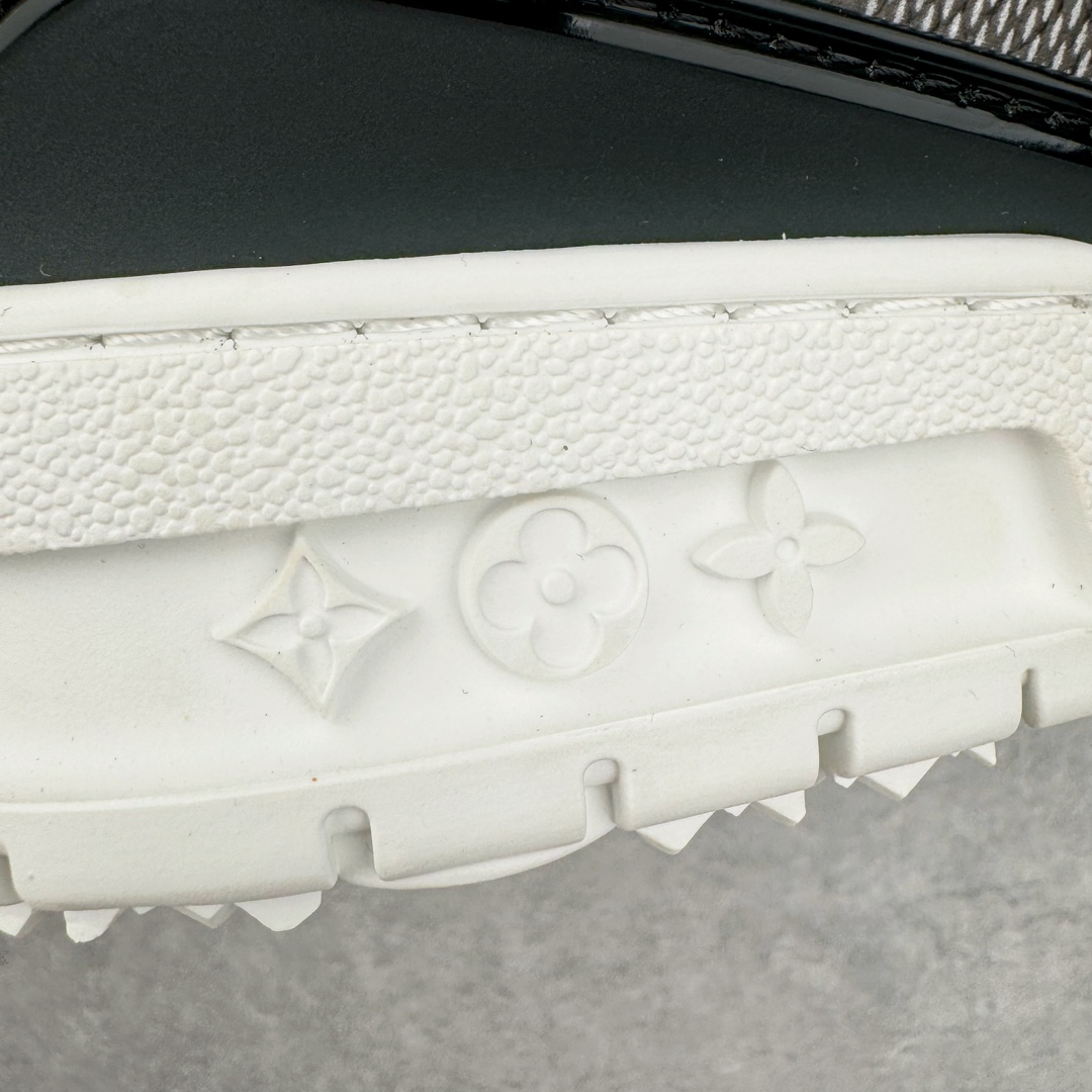 Louis Vuitton  LV Trainer 路易威登 低筒 休闲鞋 板鞋 运动鞋 男鞋 女鞋 棋盘格 黑白