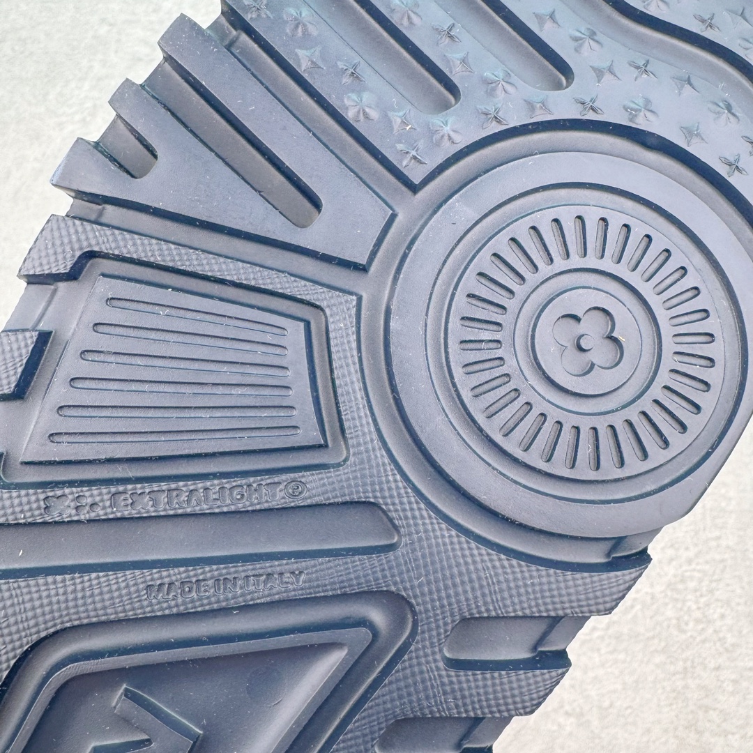 Louis Vuitton 路易威登 Trainer Maxi LV 小胖丁 低筒 休闲鞋 板鞋 运动鞋 男鞋 女鞋 牛仔蓝 1AD6G4