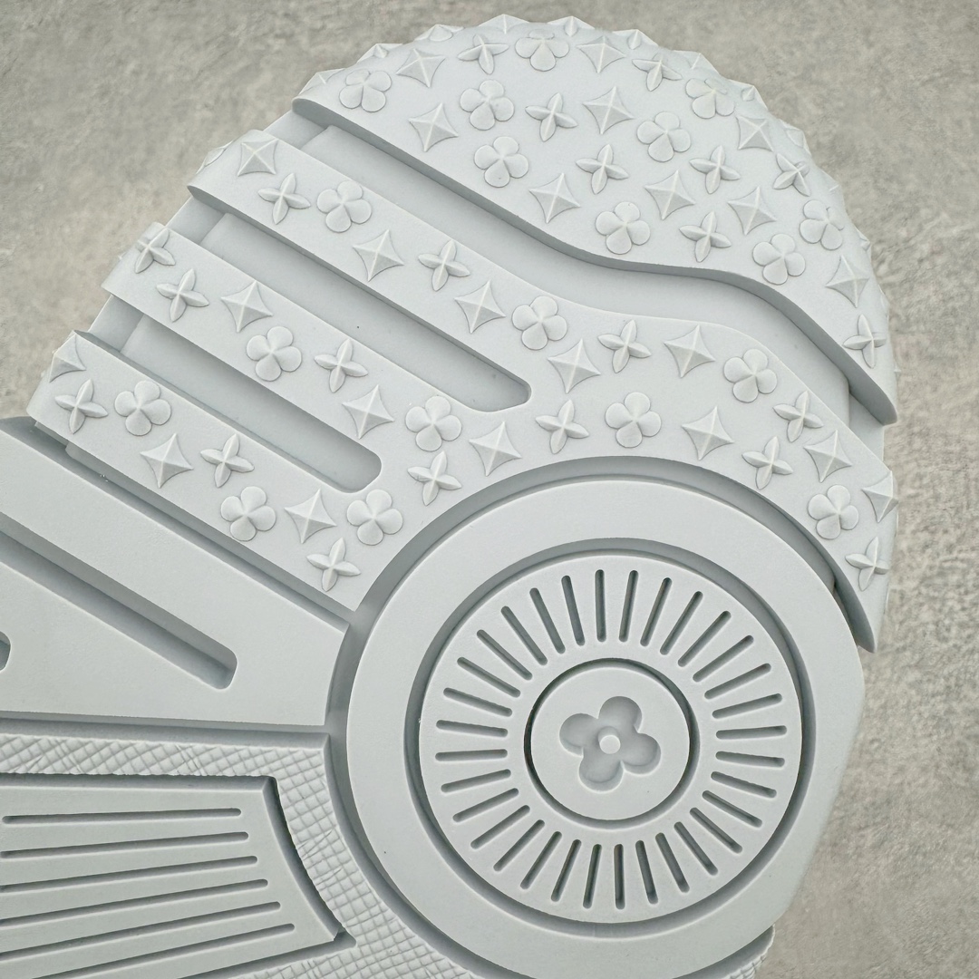 Louis Vuitton 路易威登 Trainer Maxi LV 小胖丁 低筒 休闲鞋 板鞋 运动鞋 男鞋 女鞋 白灰1ACPPZ