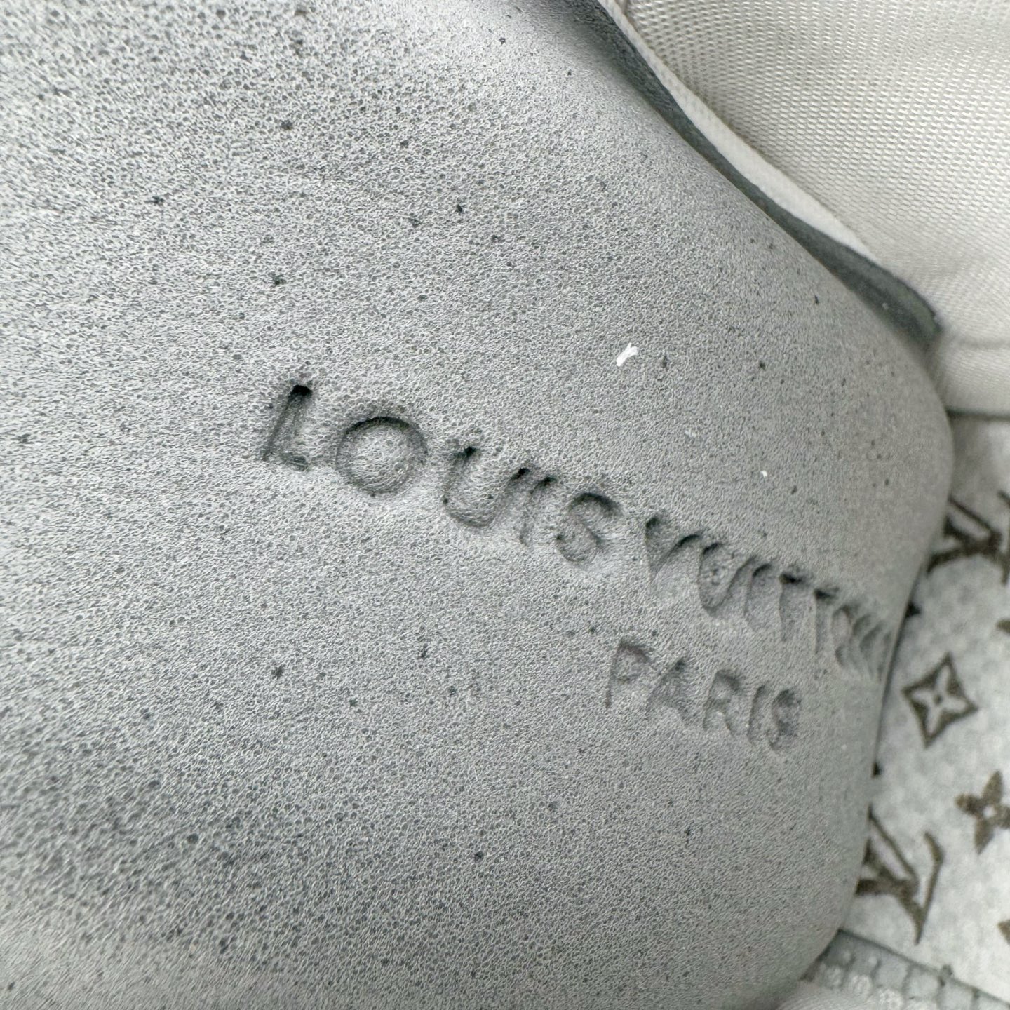  Louis Vuitton Takashi Murakami  LV  Trainer  路易威登 低筒 休闲鞋 板鞋 运动鞋 男鞋 女鞋 村上隆白色