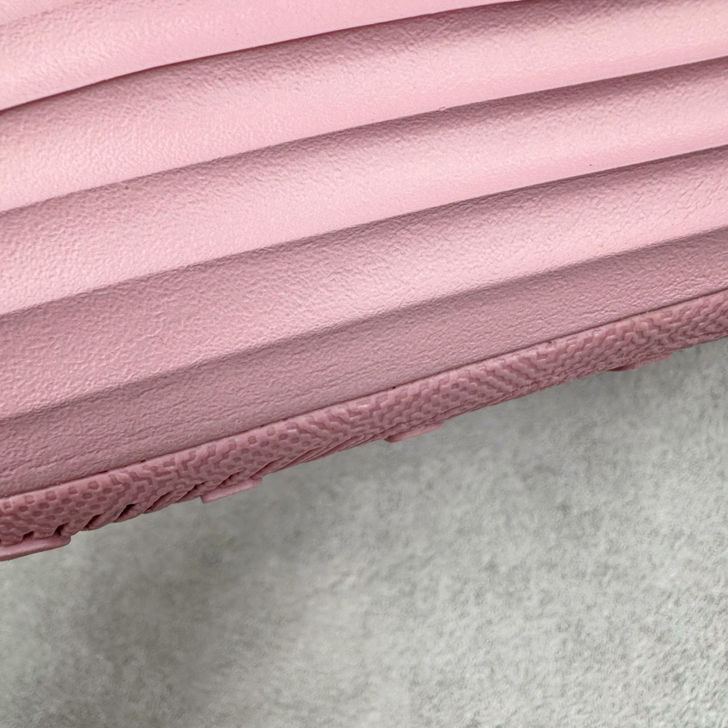 正确复合底 Nike Reactx Rejuven8 洞洞鞋 简约舒适  室外拖鞋 男女同款  粉色  HV5060-600