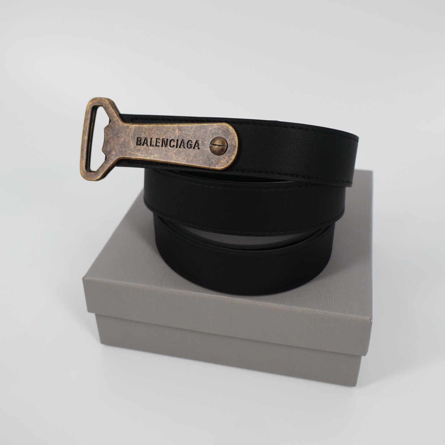 Balenciaga 巴黎世家 标志装饰 植鞣牛皮革 皮带 男款 黑色 7416132ABGZ1000