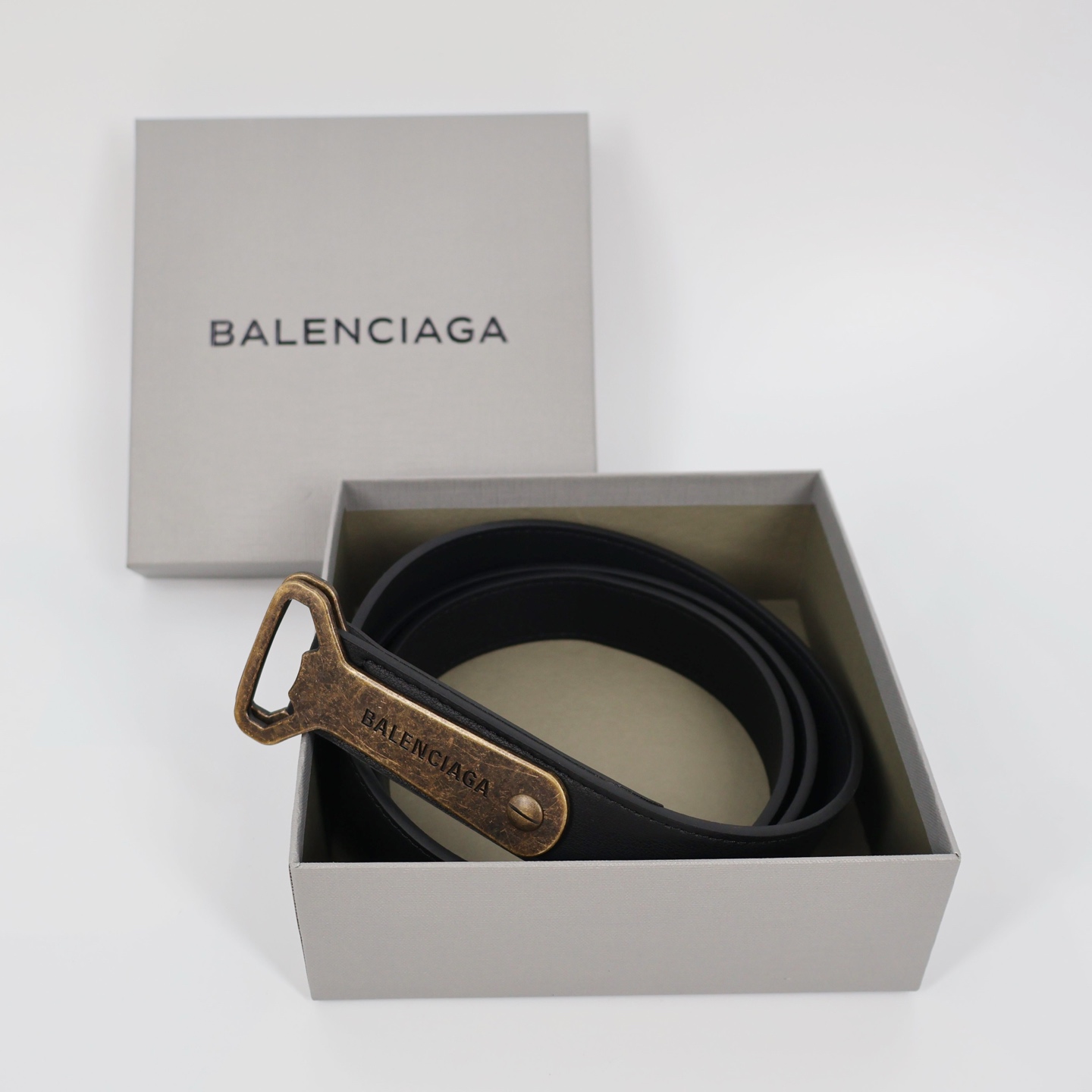 Balenciaga 巴黎世家 标志装饰 植鞣牛皮革 皮带 男款 黑色 7416132ABGZ1000