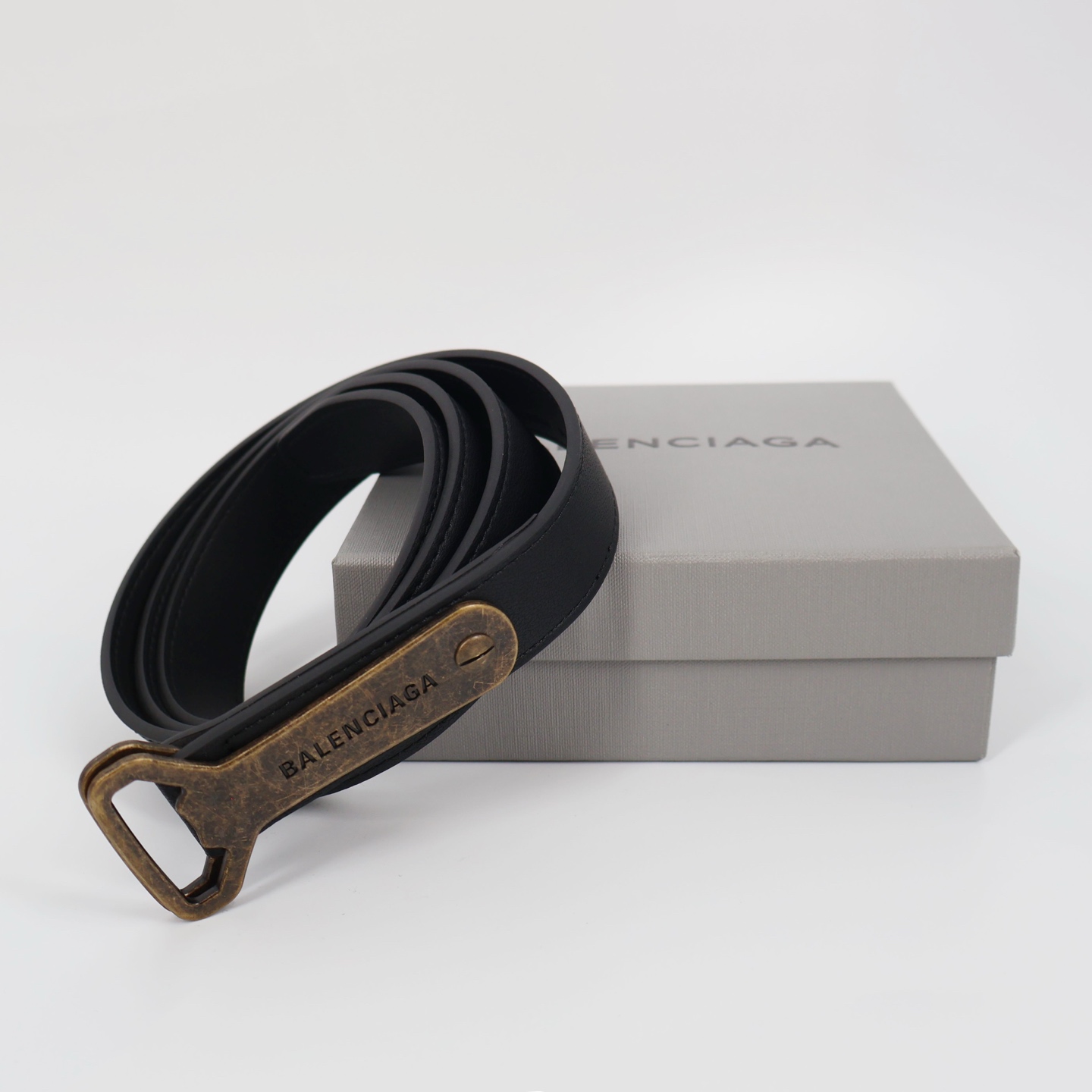 Balenciaga 巴黎世家 标志装饰 植鞣牛皮革 皮带 男款 黑色 7416132ABGZ1000