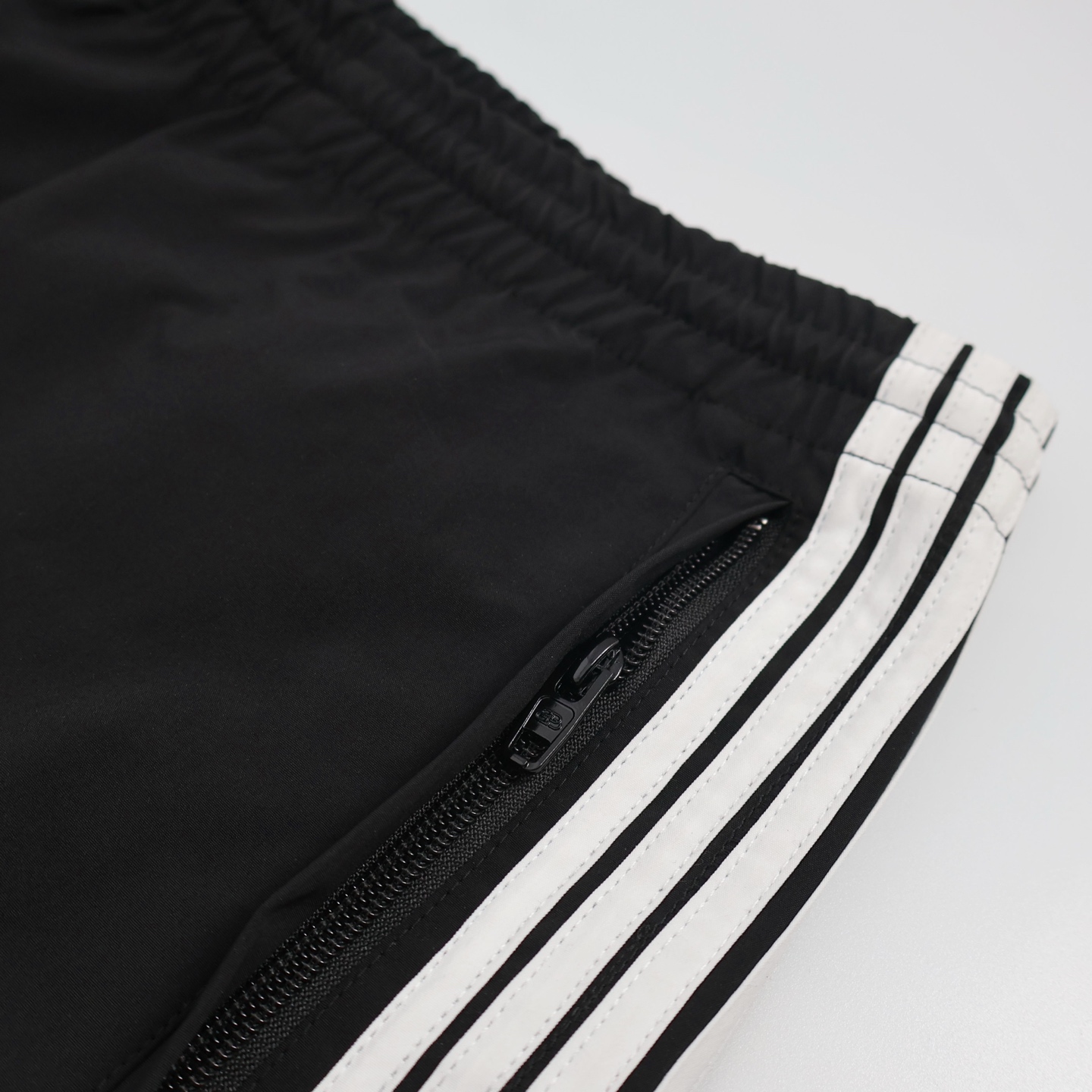 Balenciaga 巴黎世家 圆环刺绣  卫裤 松紧腰运动裤 长裤 裤子 休闲裤 黑色-B0 