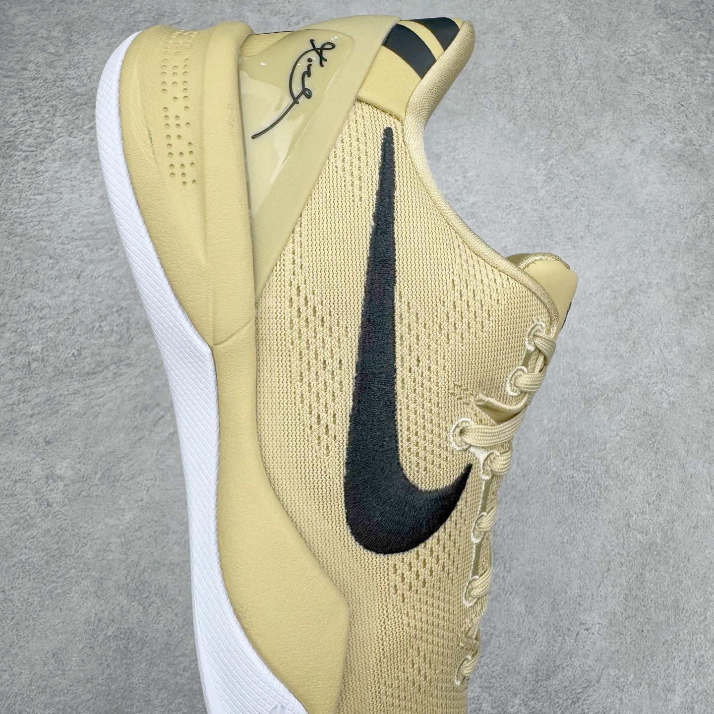 GX Kobe 8 Protro  科比8 低筒  全掌LUNARLON 鞋墊 籃球鞋 實戰鞋 球鞋 男鞋 波鞋 卡其色 HM6469-701