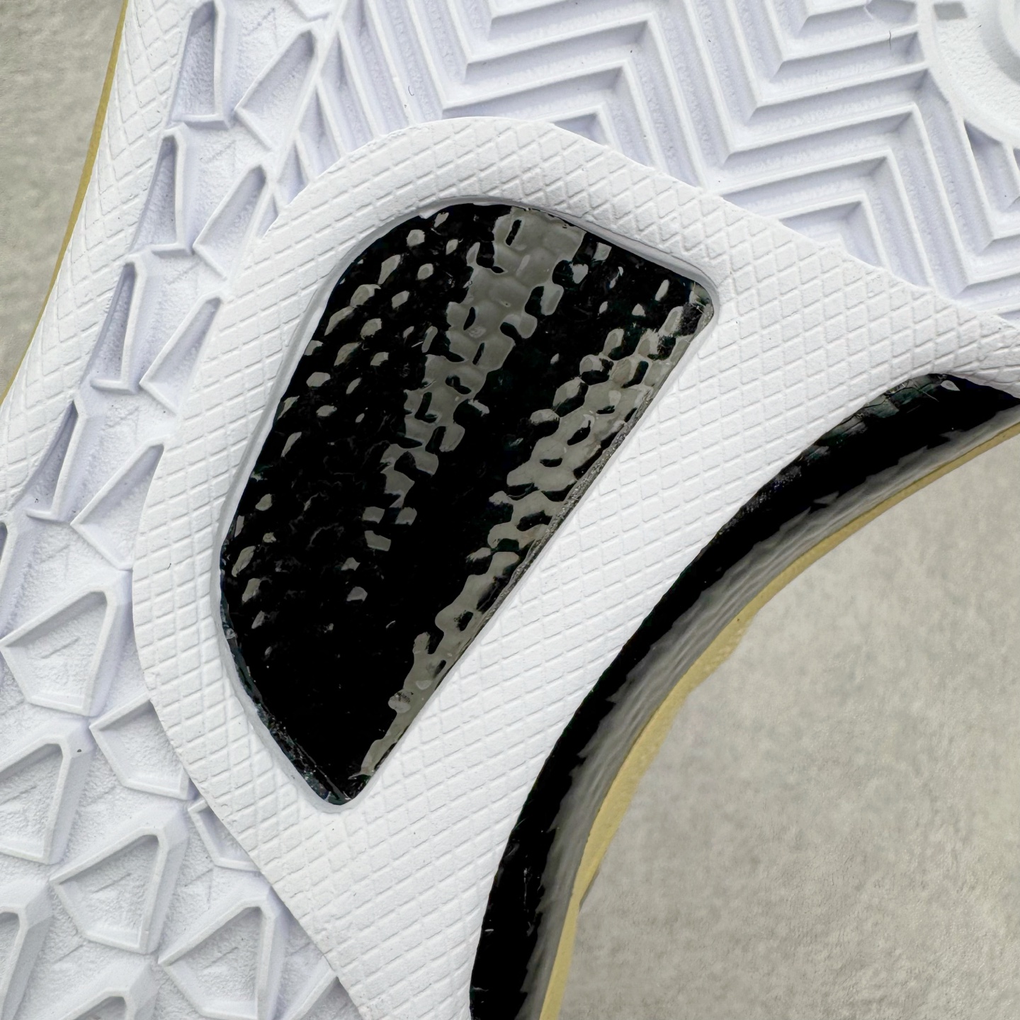 GX Kobe 8 Protro  科比8 低筒  全掌LUNARLON 鞋墊 籃球鞋 實戰鞋 球鞋 男鞋 波鞋 卡其色 HM6469-701