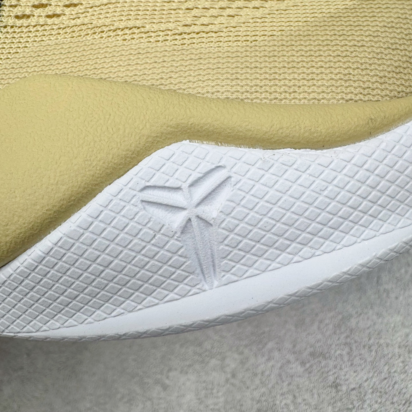 GX Kobe 8 Protro  科比8 低筒  全掌LUNARLON 鞋墊 籃球鞋 實戰鞋 球鞋 男鞋 波鞋 卡其色 HM6469-701