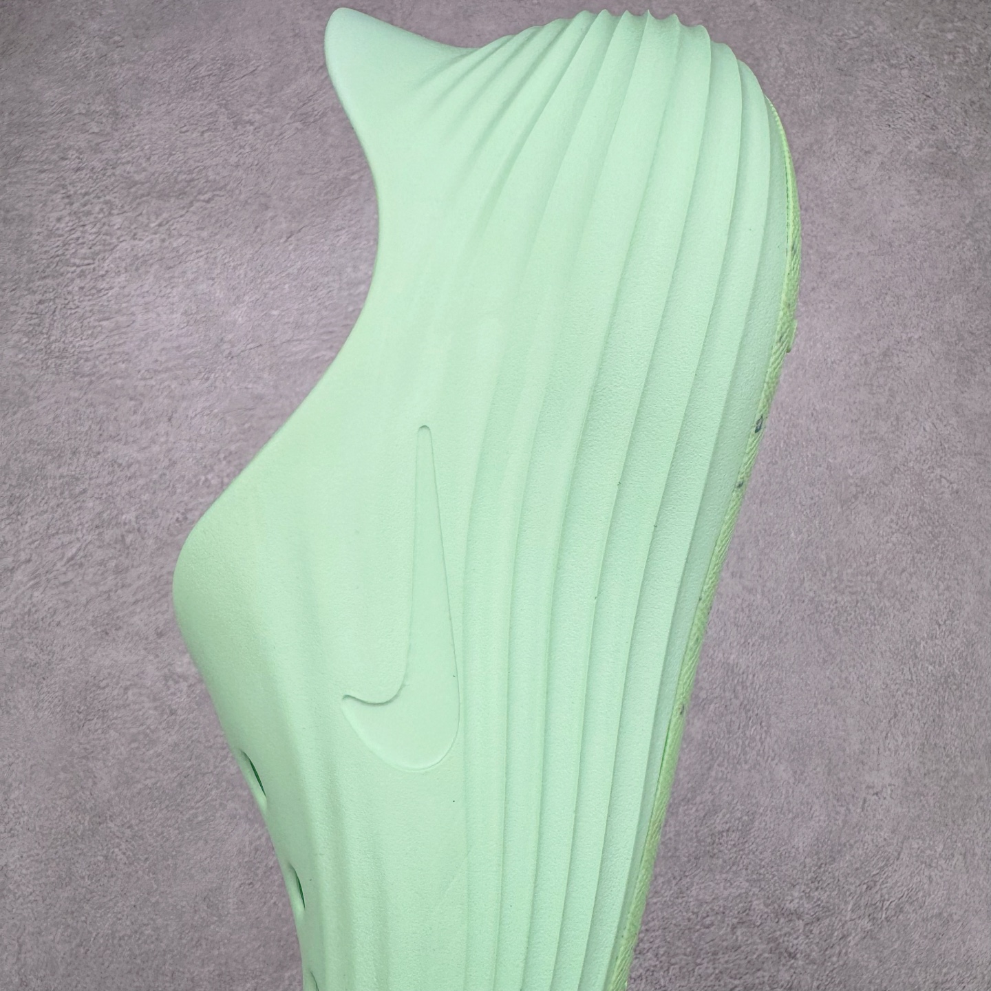 正确复合底 Nike Reactx Rejuven8 洞洞鞋 简约舒适  室外拖鞋 男女同款 绿色 HV5062-700