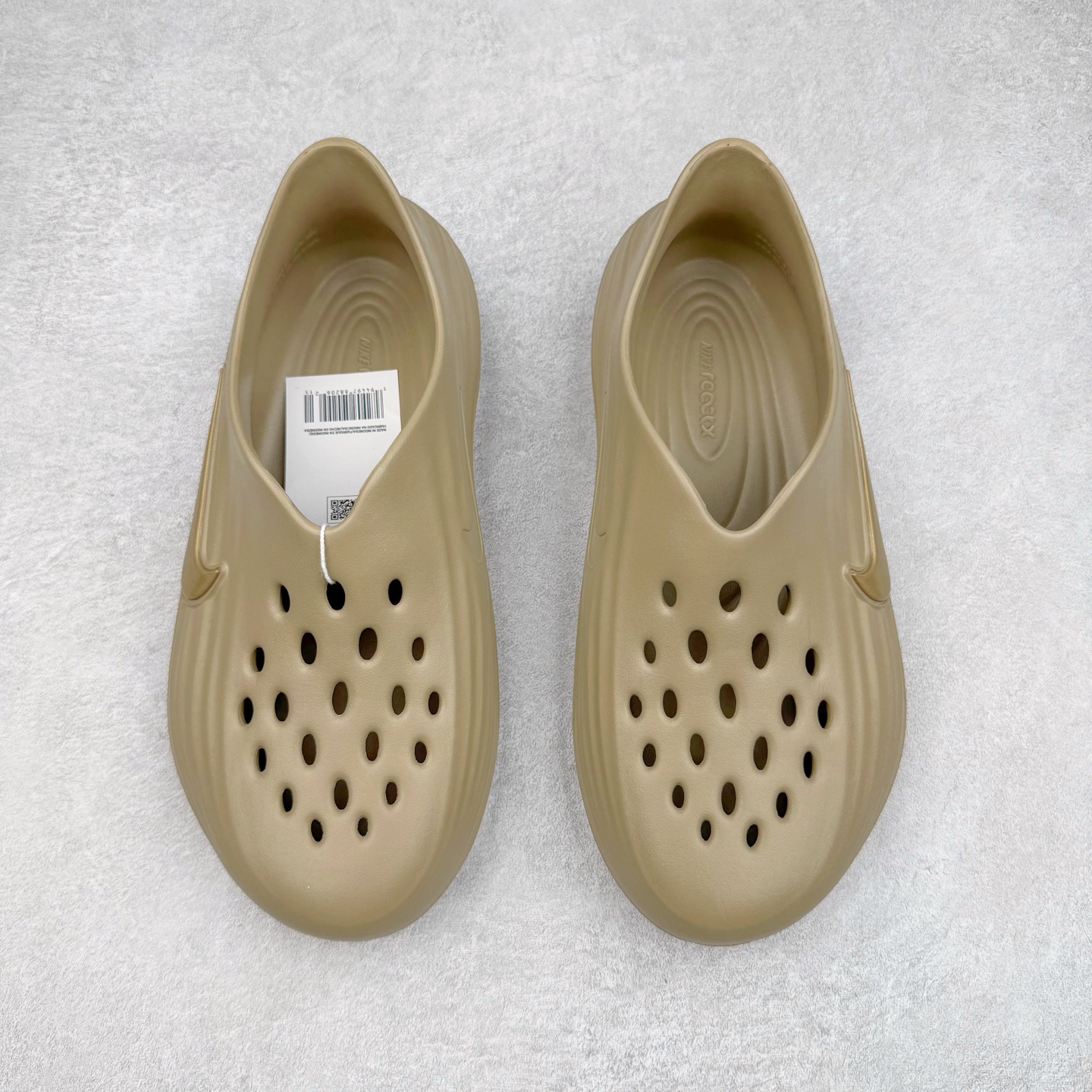 正确复合底 Nike Reactx Rejuven8 洞洞鞋 简约舒适  室外拖鞋 男女同款 卡其  HV5060-200