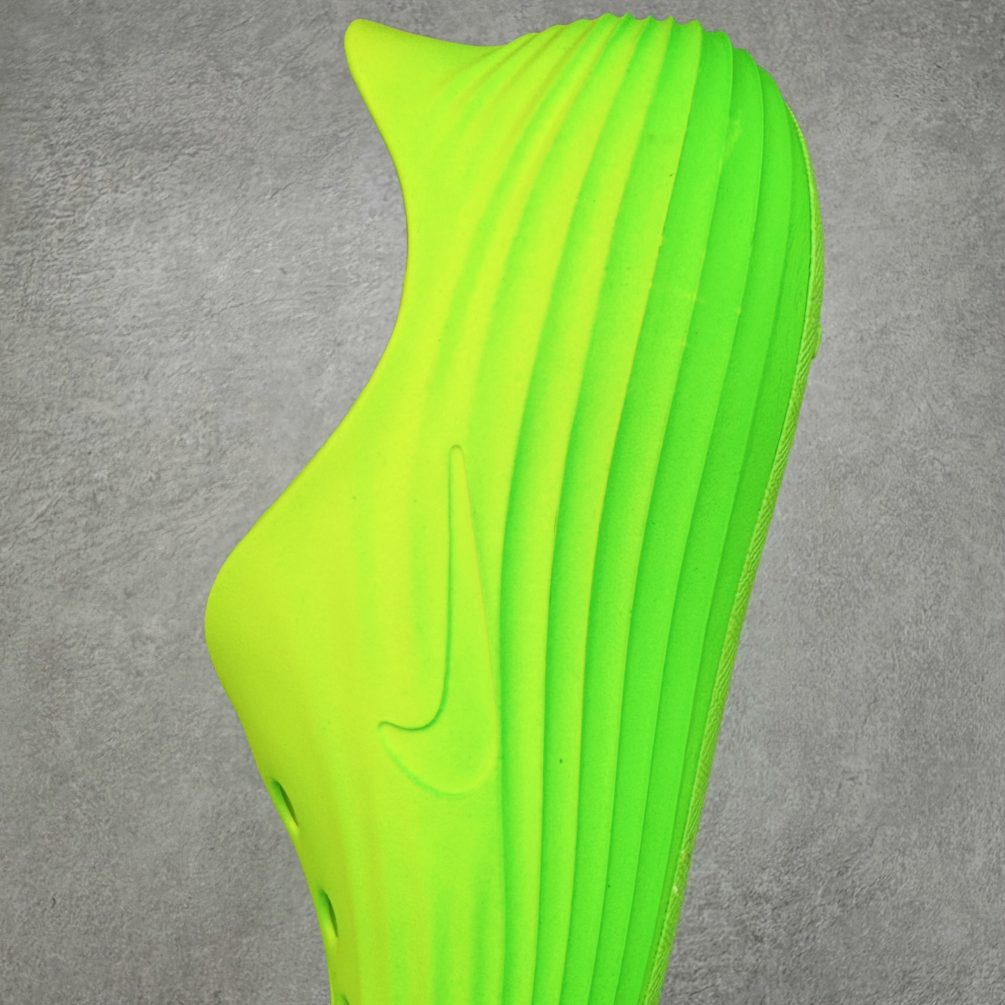 正确复合底 Nike Reactx Rejuven8 洞洞鞋 简约舒适  室外拖鞋 男女同款 荧光绿  HV5060-300