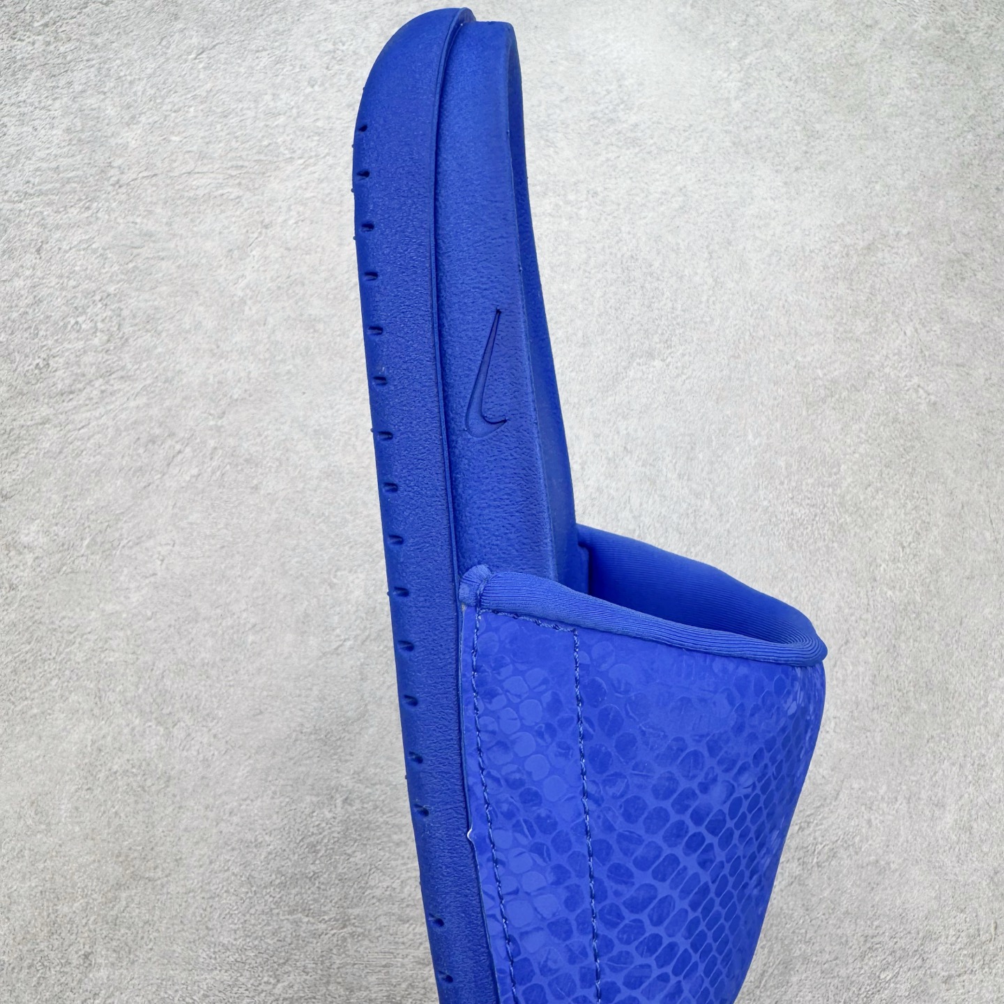 Nike Kobe Offcourt Slide "Hyper Royal" 简约舒适一字拖  室外拖鞋 男女同款  蓝色 F2870-400