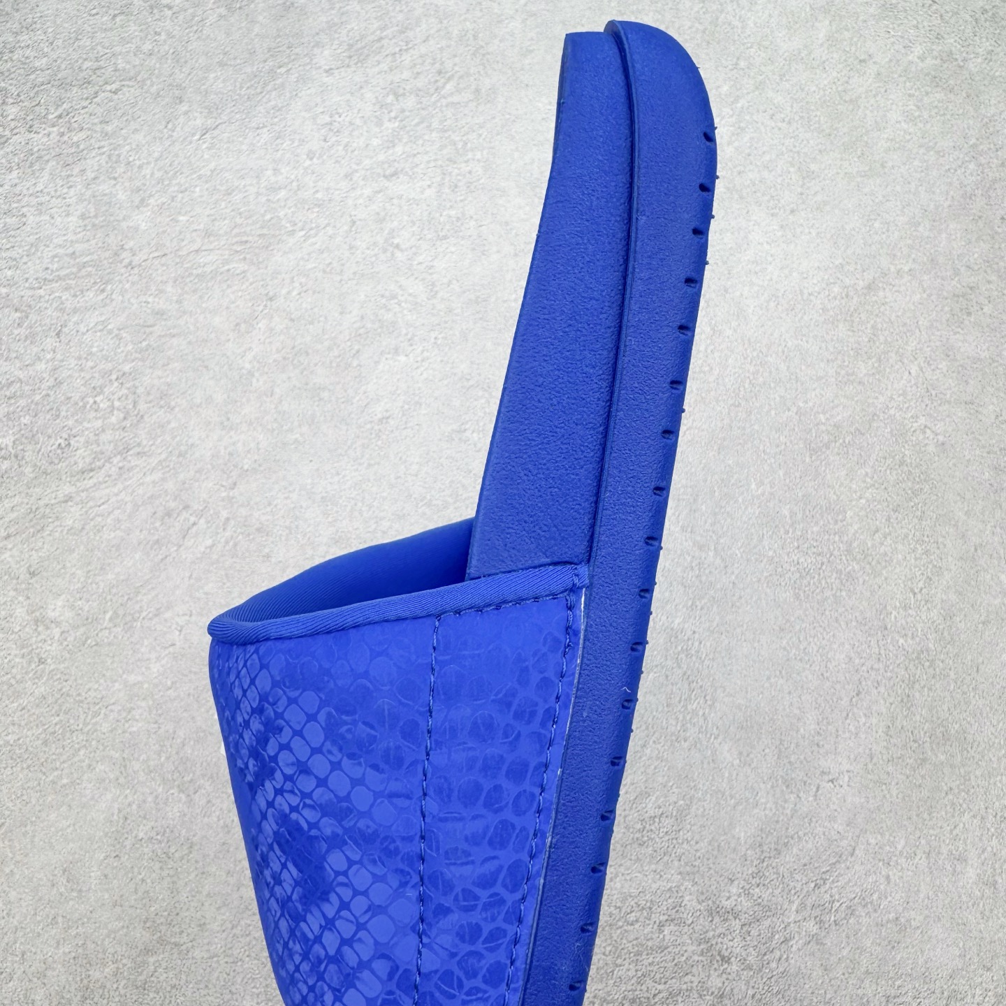 Nike Kobe Offcourt Slide "Hyper Royal" 简约舒适一字拖  室外拖鞋 男女同款  蓝色 F2870-400