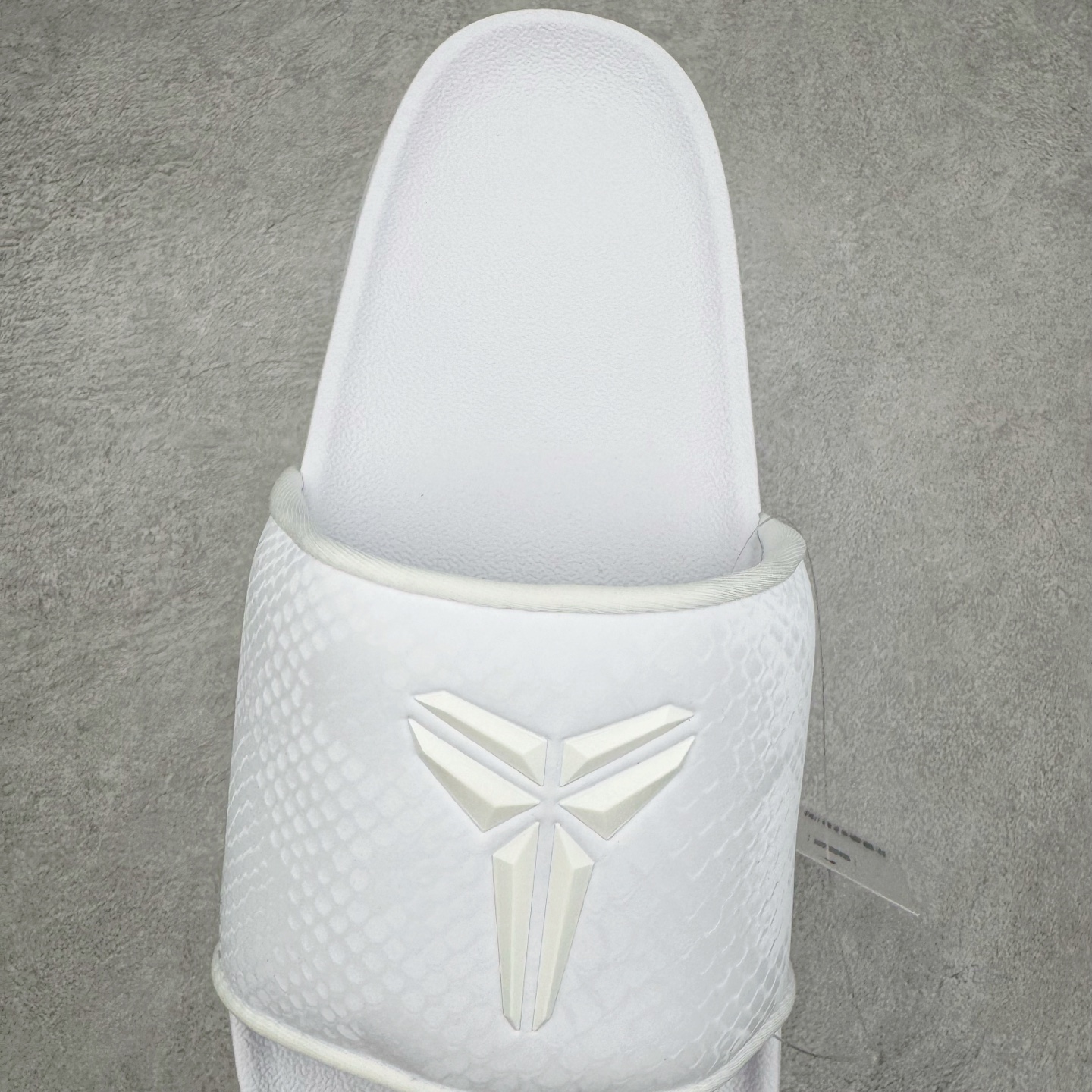 Nike Kobe Offcourt Slide "Hyper Royal" 简约舒适一字拖  室外拖鞋 男女同款  白色  IF2780-100