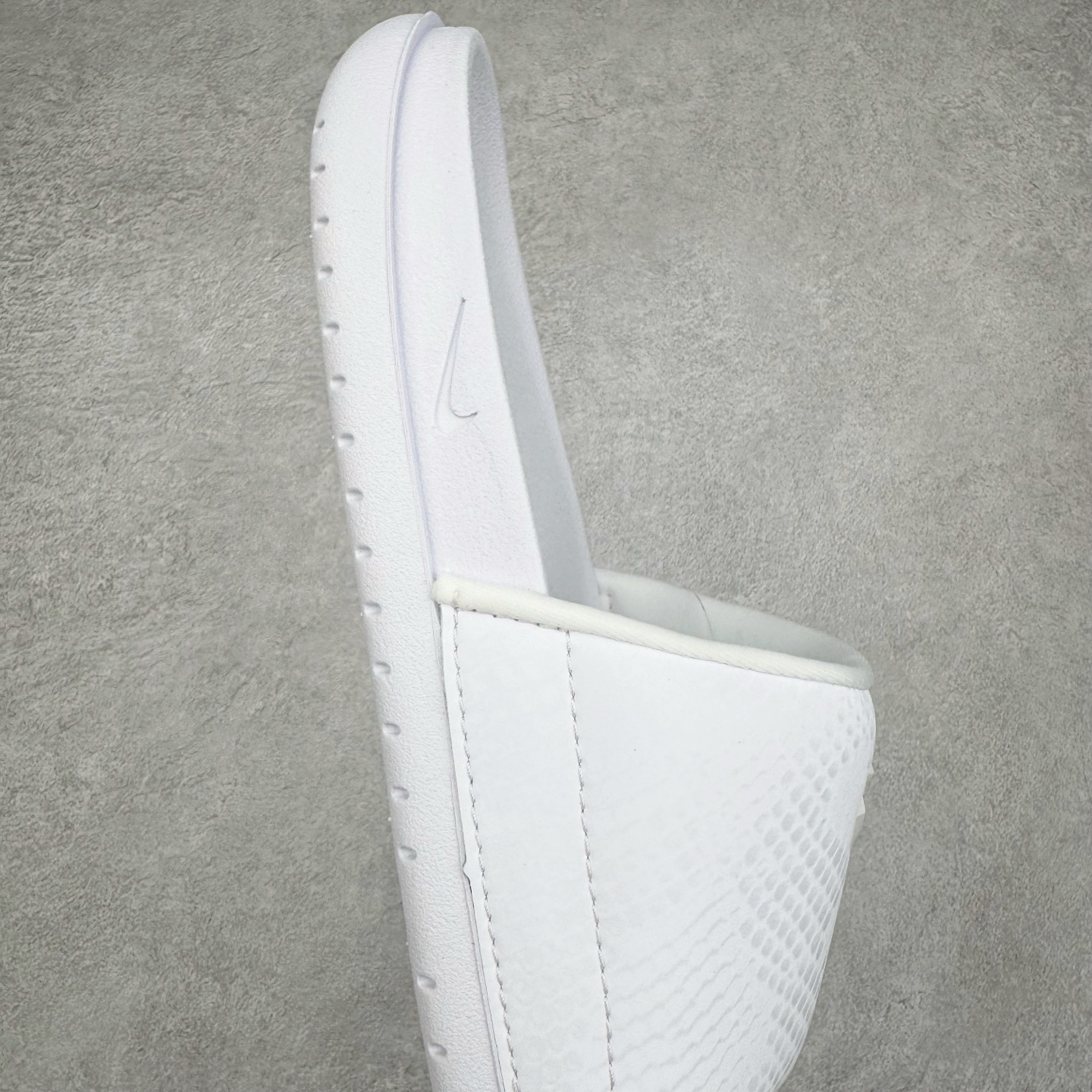 Nike Kobe Offcourt Slide "Hyper Royal" 简约舒适一字拖  室外拖鞋 男女同款  白色  IF2780-100