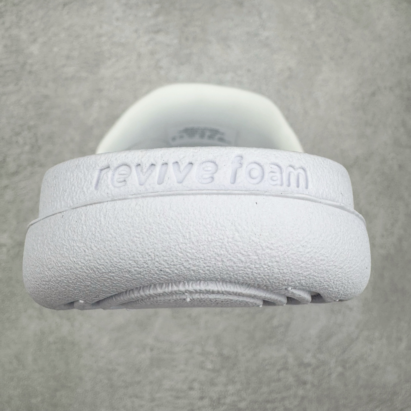 Nike Kobe Offcourt Slide "Hyper Royal" 简约舒适一字拖  室外拖鞋 男女同款  白色  IF2780-100