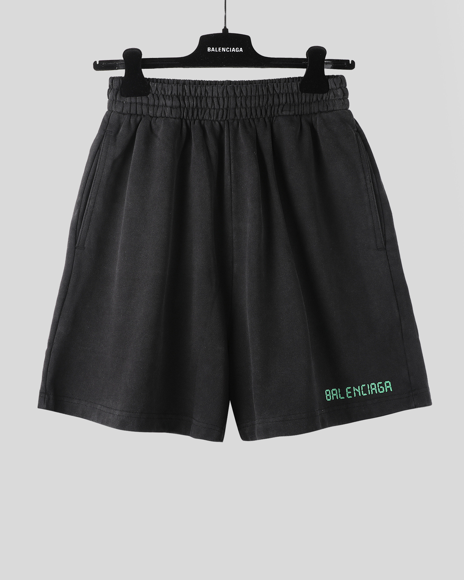 Balenciaga 巴黎世家  520限定短裤 松紧腰运动裤 短裤 裤子 休闲裤 水洗黑 白色A2 676137TMVL63425