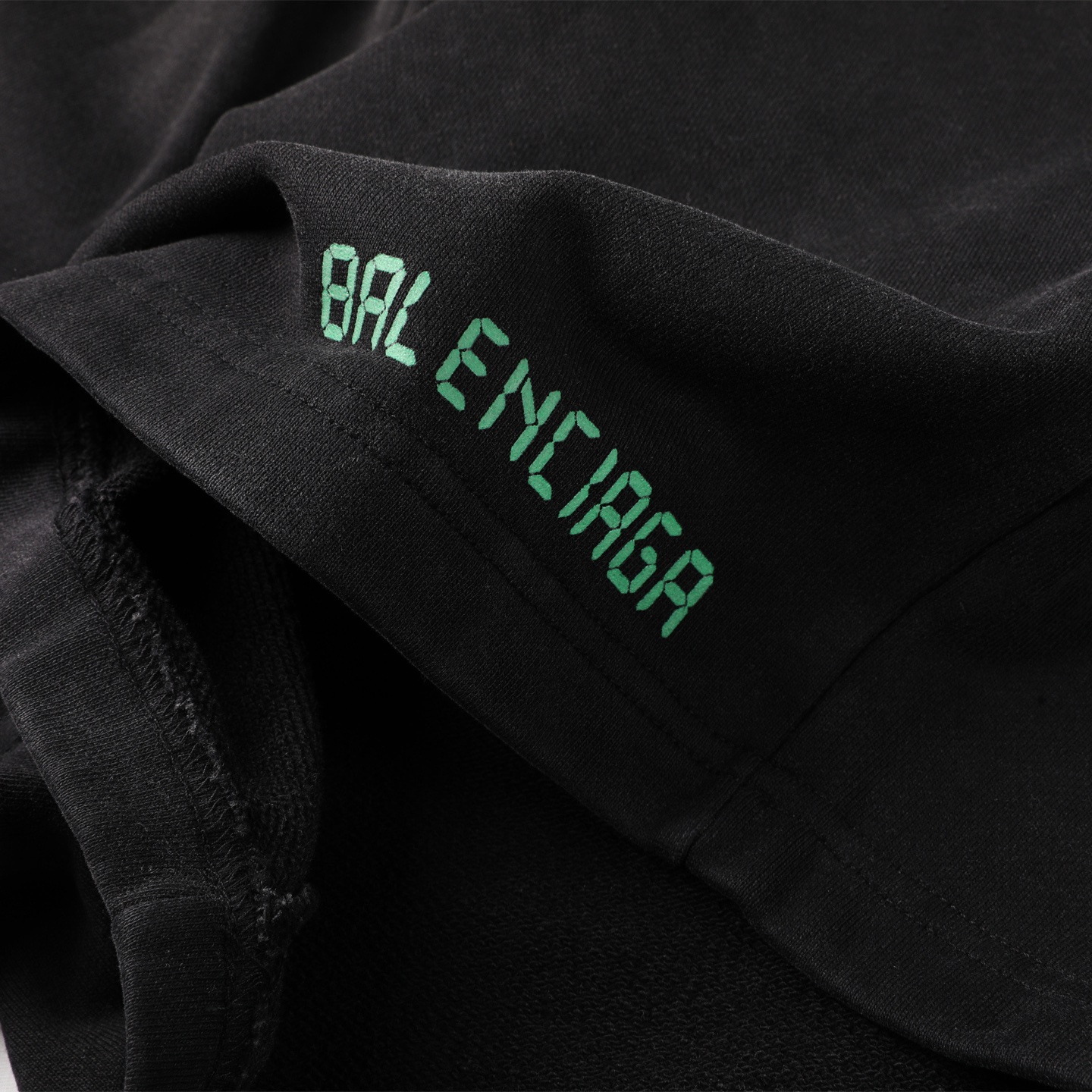 Balenciaga 巴黎世家  520限定短裤 松紧腰运动裤 短裤 裤子 休闲裤 水洗黑 白色A2 676137TMVL63425