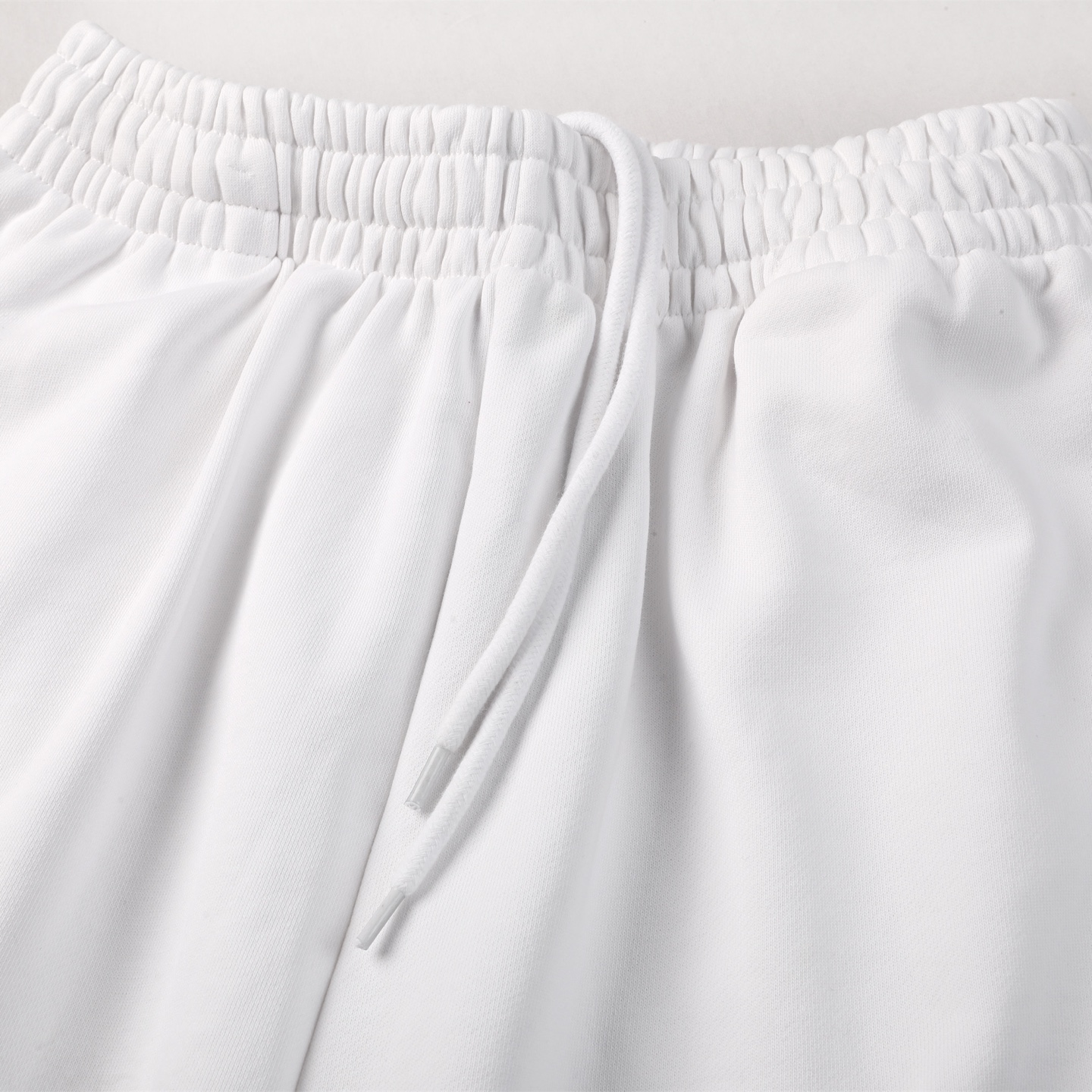 Balenciaga 巴黎世家  520限定短裤 松紧腰运动裤 短裤 裤子 休闲裤 水洗黑 白色A2 676137TMVL63425