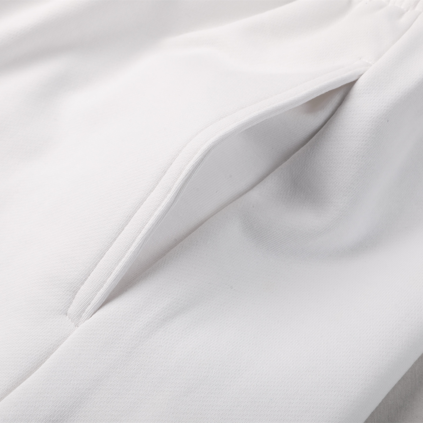 Balenciaga 巴黎世家  520限定短裤 松紧腰运动裤 短裤 裤子 休闲裤 水洗黑 白色A2 676137TMVL63425