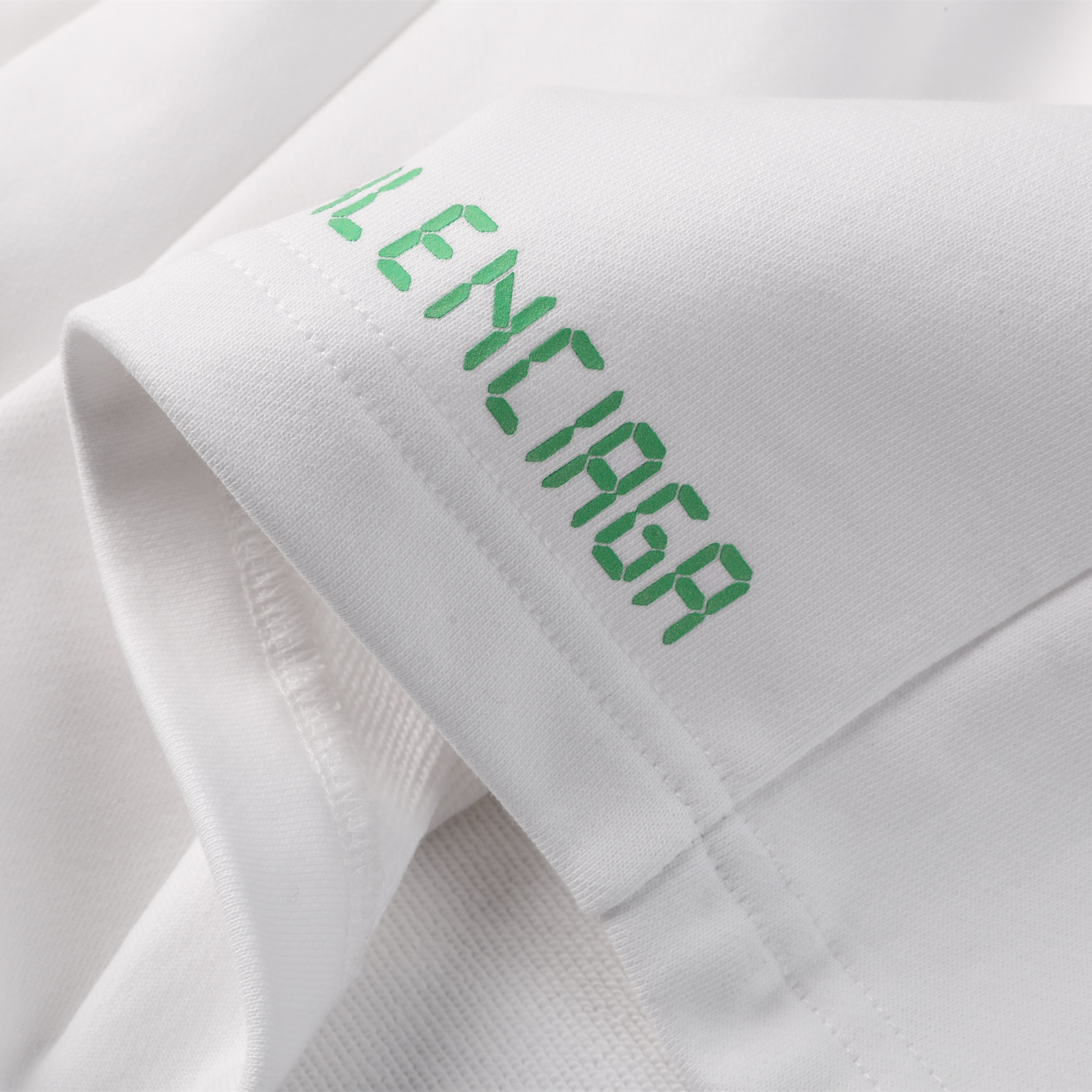 Balenciaga 巴黎世家  520限定短裤 松紧腰运动裤 短裤 裤子 休闲裤 水洗黑 白色A2 676137TMVL63425