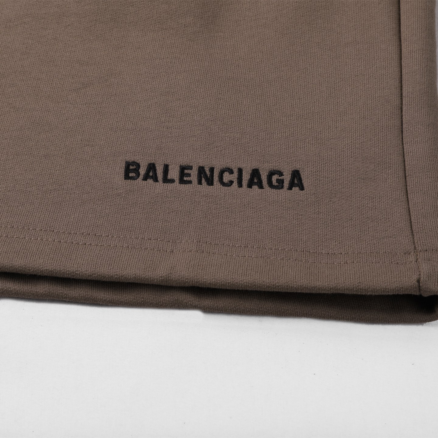 Balenciaga 巴黎世家 前后字母logo刺绣短裤  松紧腰运动裤 短裤 裤子 休闲裤 水洗黑 白色 灰色 棕色 黑白A2 674591