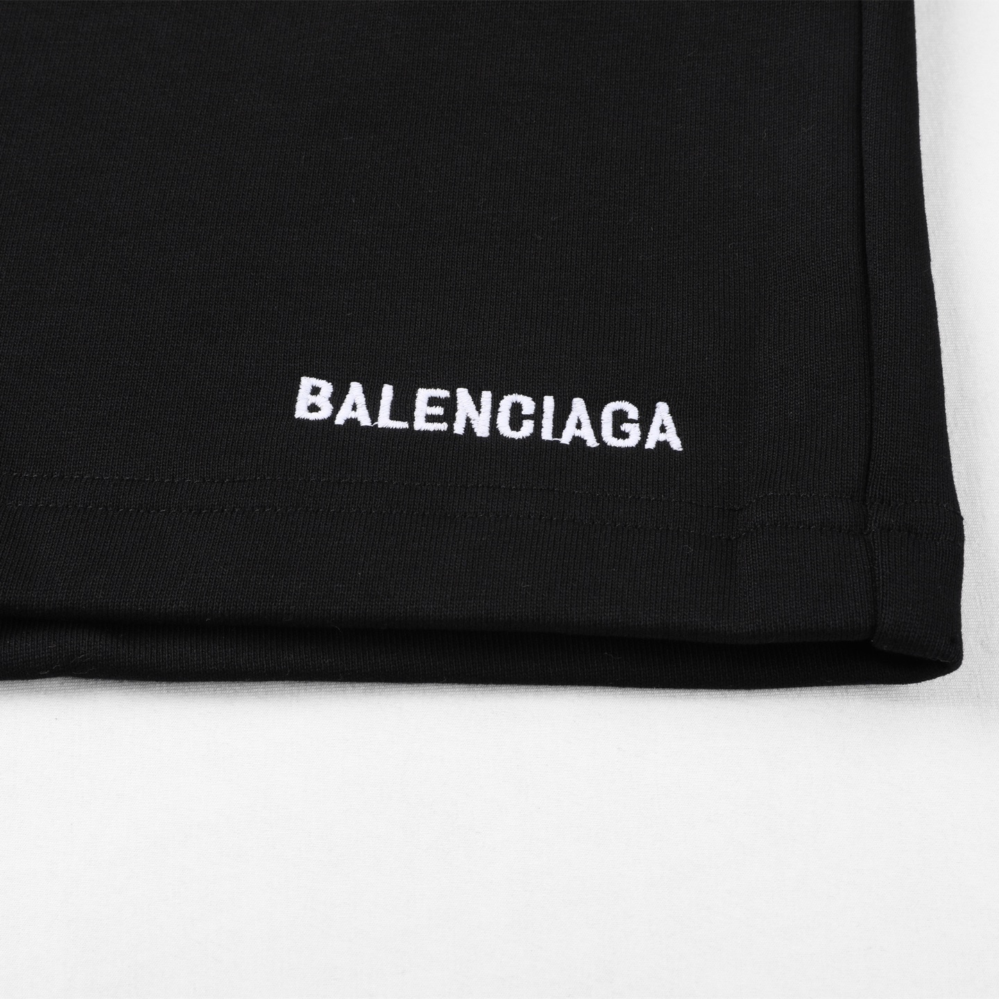 Balenciaga 巴黎世家 前后字母logo刺绣短裤  松紧腰运动裤 短裤 裤子 休闲裤 水洗黑 白色 灰色 棕色 黑白A2 674591