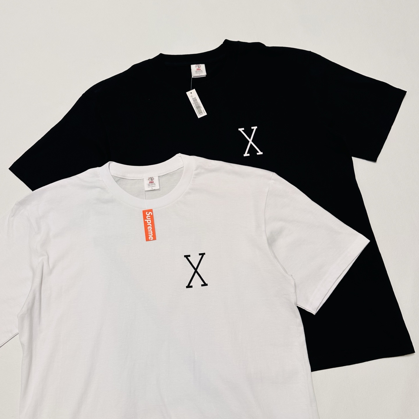 Supreme 40X Acres 联名款SS25 WEEK9 Malcolm Tee  圆领休闲 印花短袖 T恤 黑色 白色A0 SUP-SS25-248